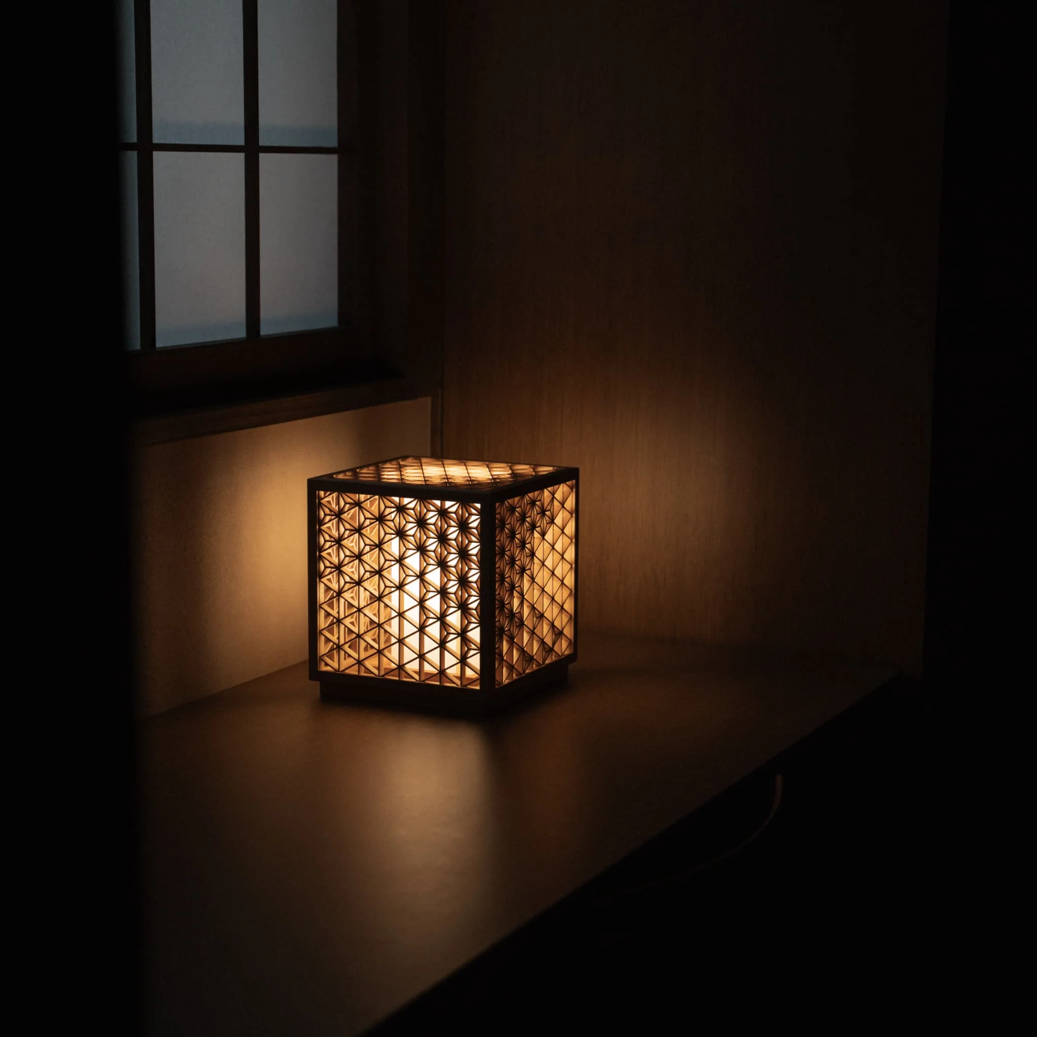 Japanese Kumiko Lantern "Asanoha" - Large - Image 4