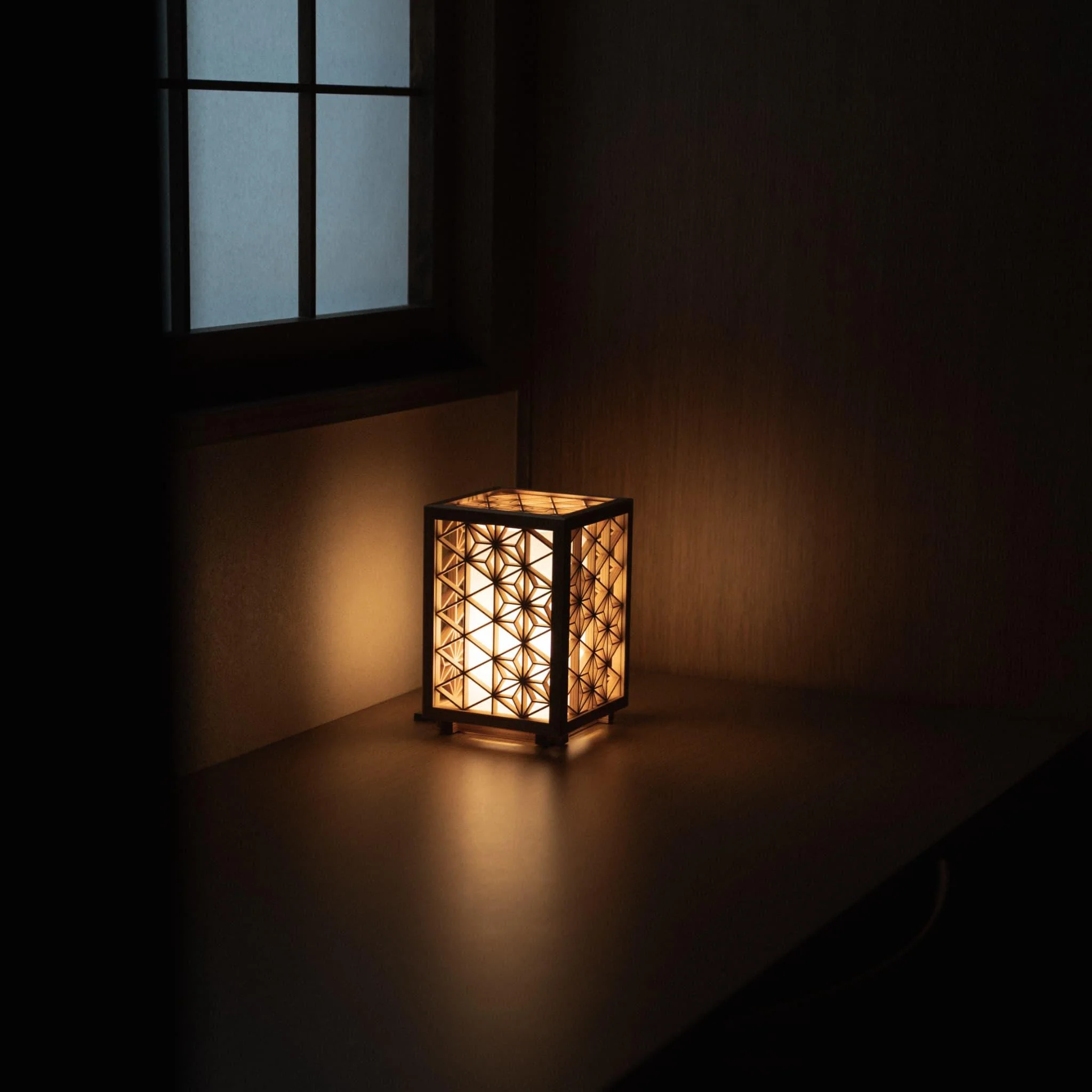 Japanese Kumiko Lantern "Asanoha" - Small - Image 4