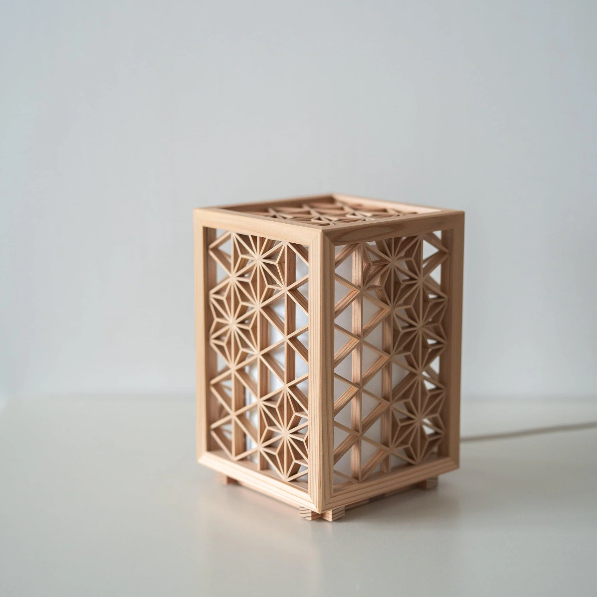 Japanese Kumiko Lantern "Asanoha" - Small - Image 7