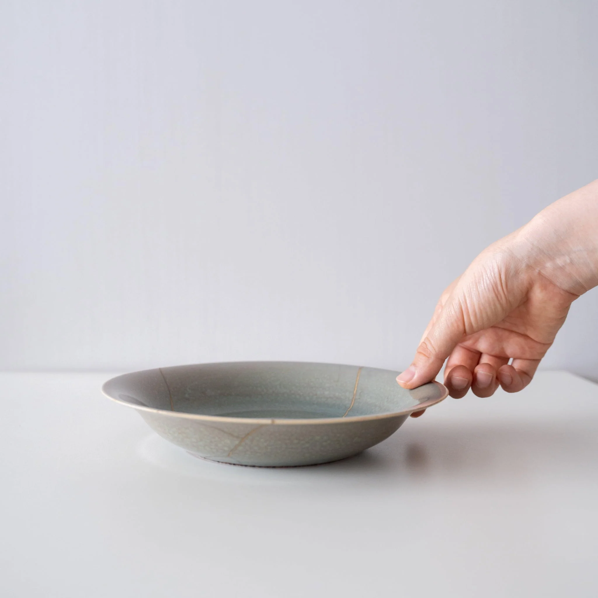 Kintsugi Bowl "Four Color Yohenyu" with a Paulownia Wood Box - Image 4