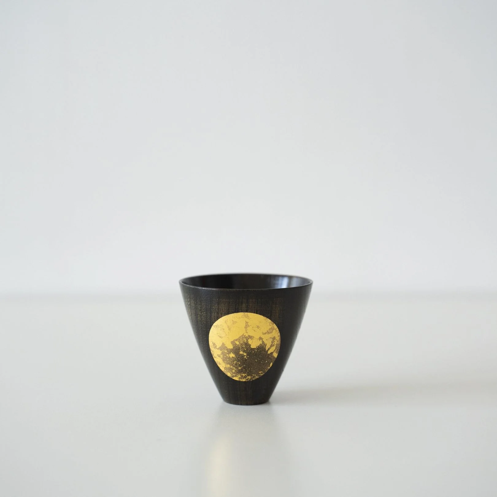 Hazy Moon - Gold Leaf Lacquerware Sake Cup - Image 6
