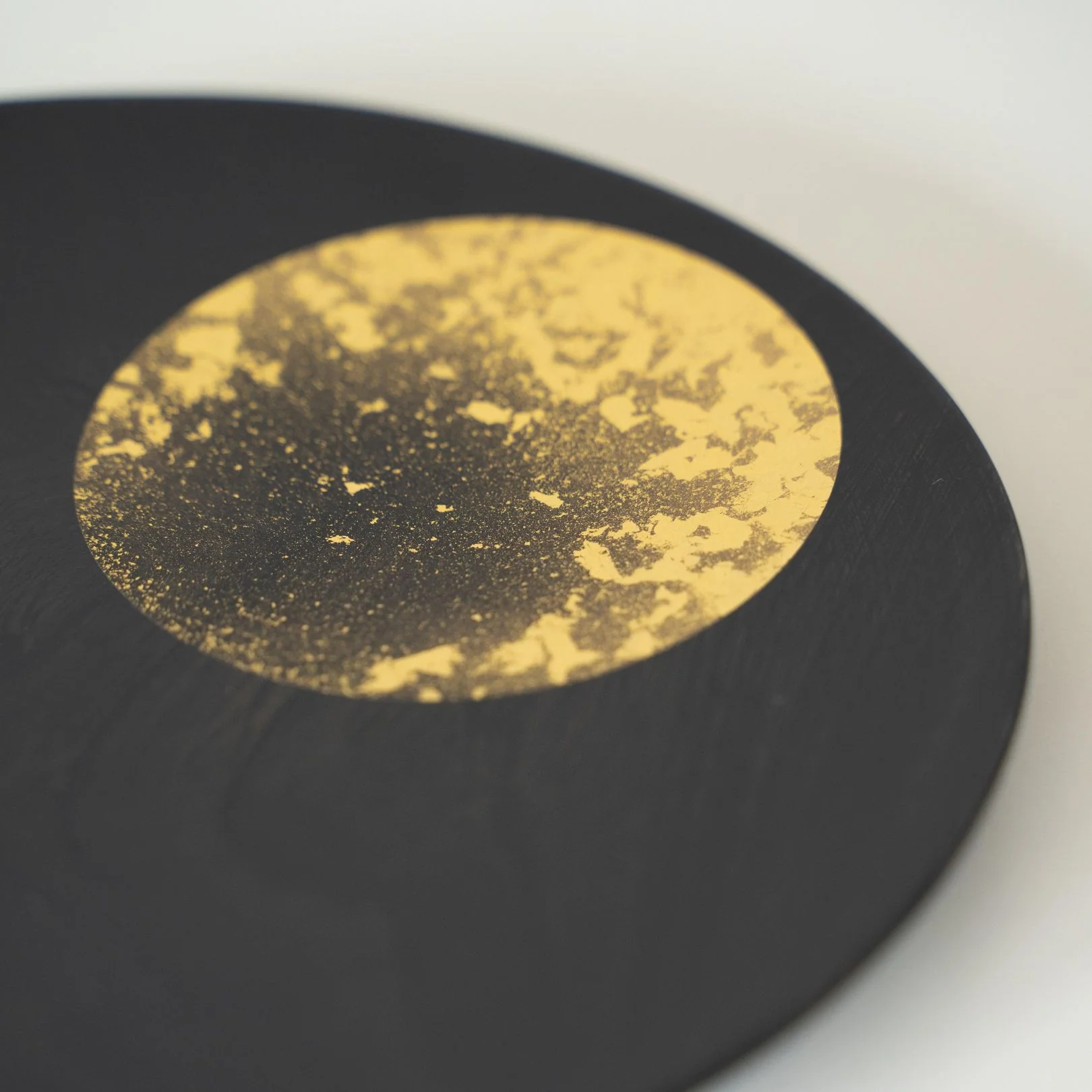 Hazy Moon - Gold Leaf Lacquerware Plate - Image 4