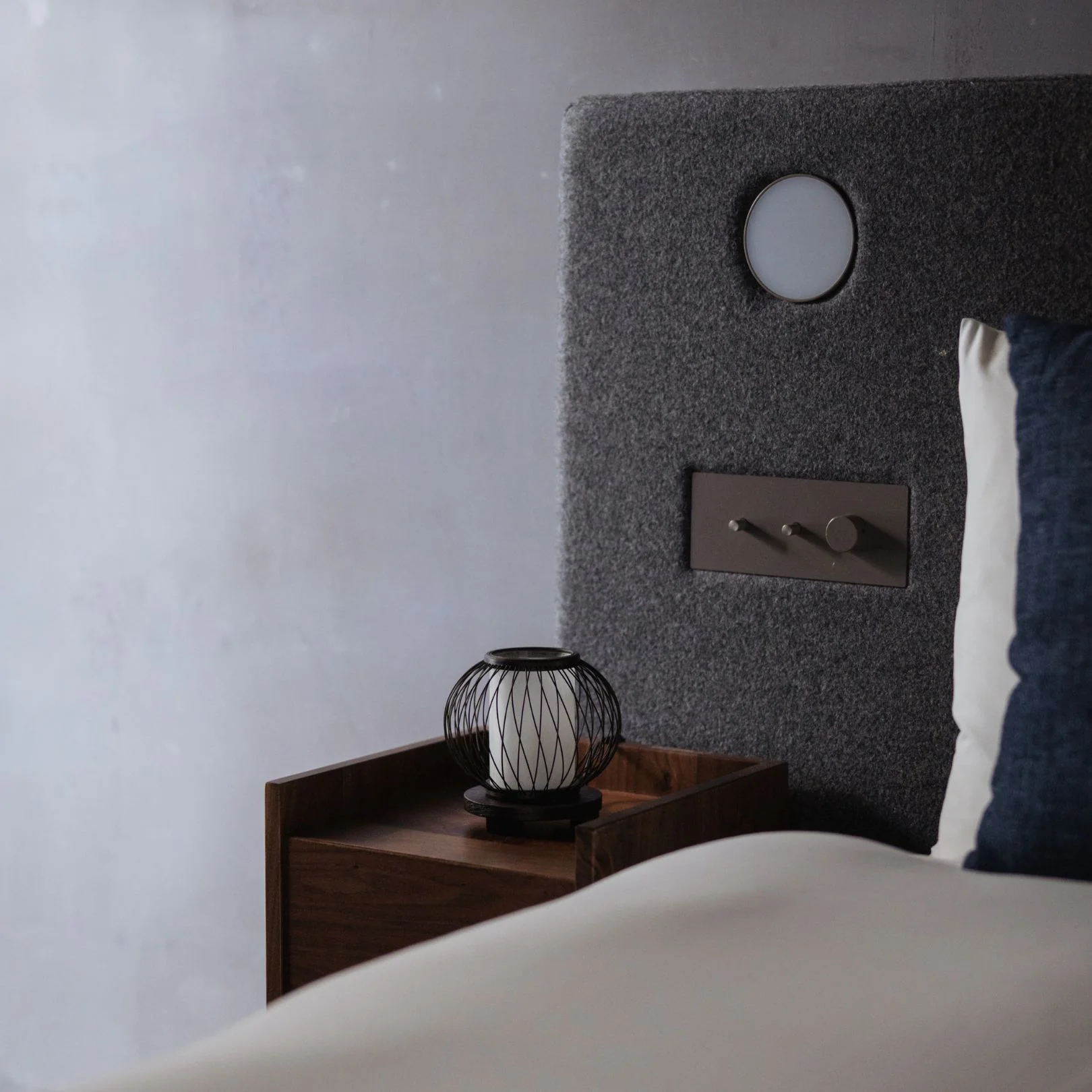 Japanese Bamboo Table Lamp "Moon Rabbit" - Image 3
