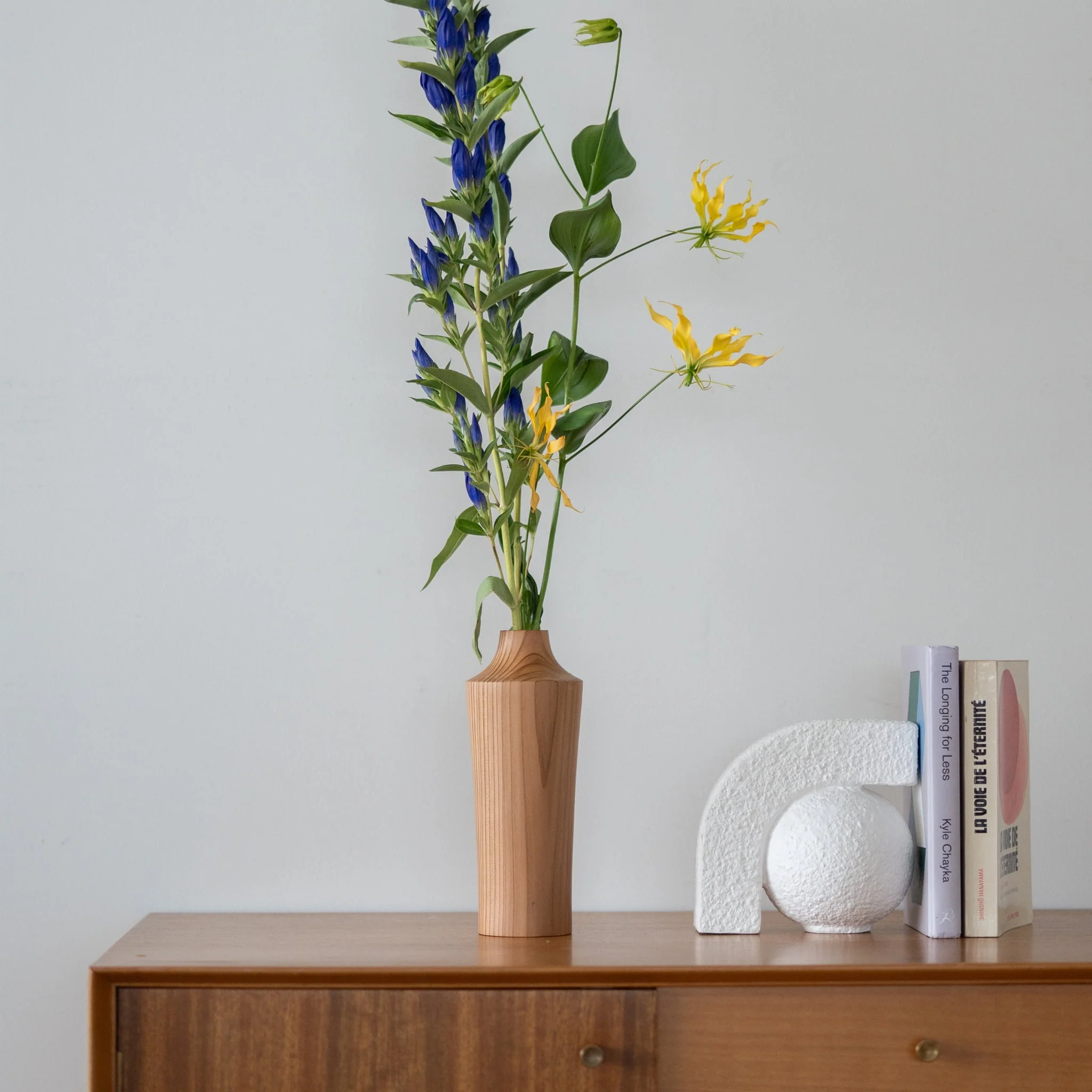 Japanese Cedar Ikebana Vase Natural Wood 02
