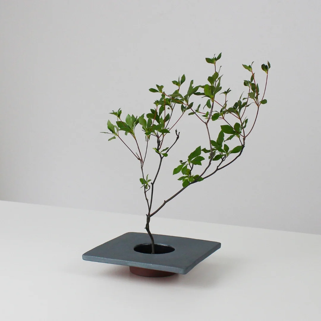 Japanese Ikebana Vase "Kenzan - rei" - Image 4