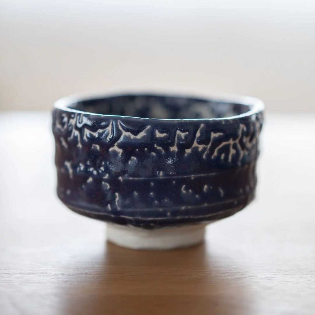 Japanese Matcha Bowl "Midnight Blue Kairagi" - Image 5