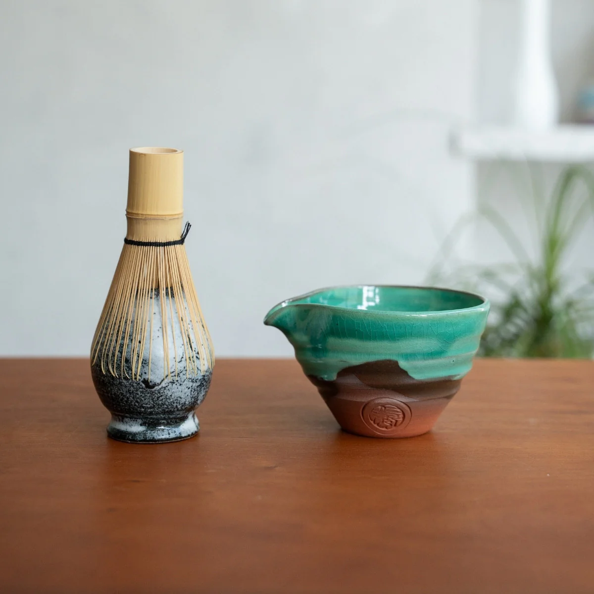 Japanese Matcha Bowl with Spout "Emerald" - Image 5