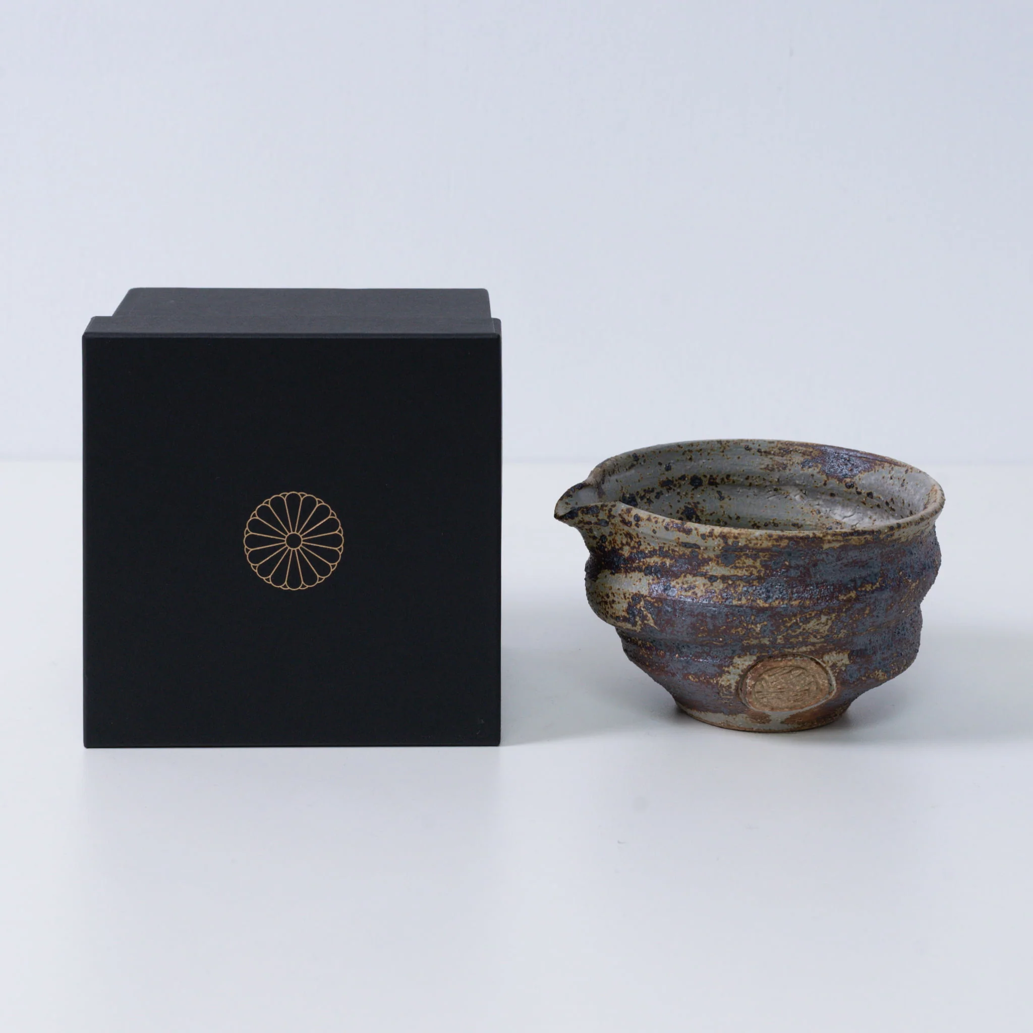 Japanese Matcha Bowl with Spout "Sakigake"