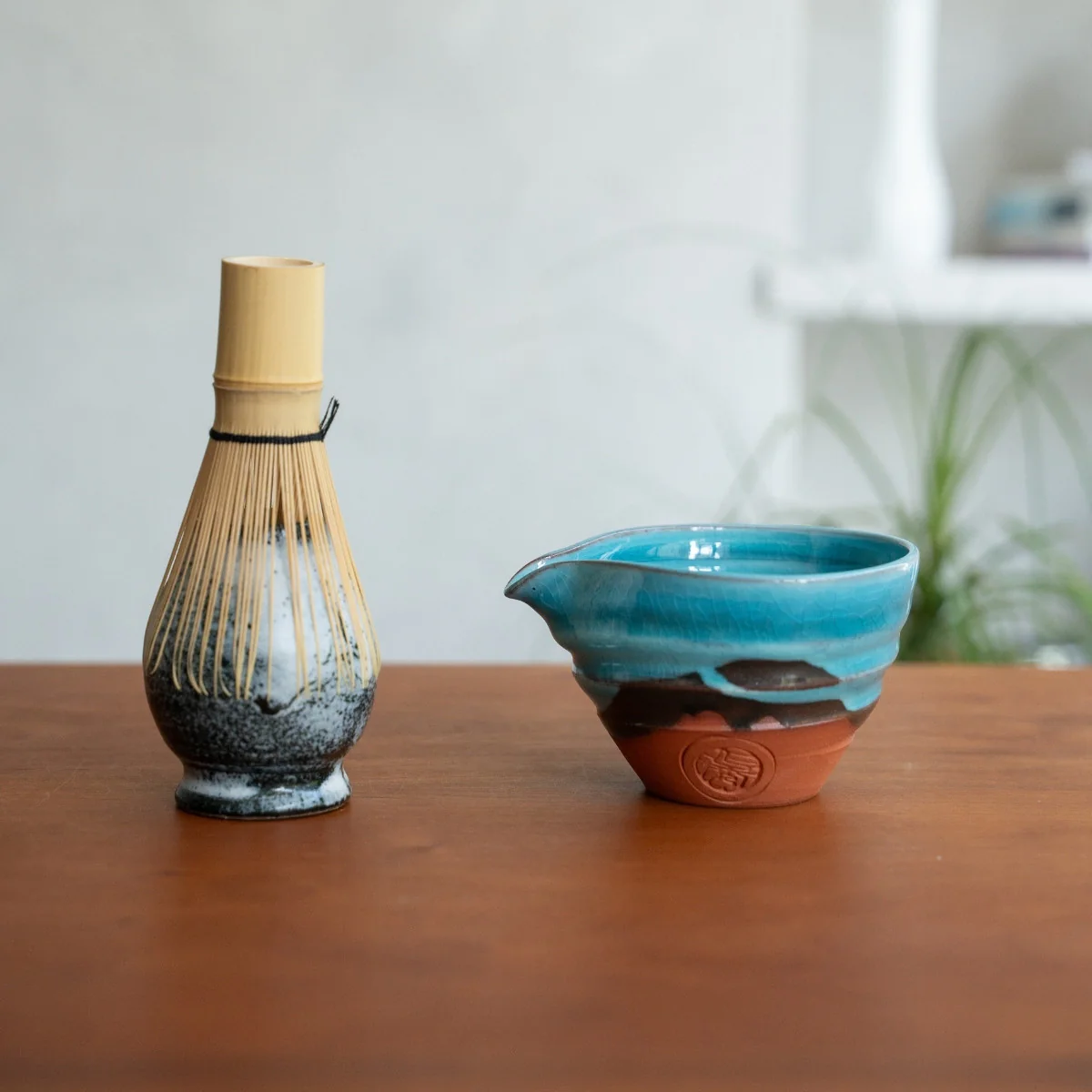 Japanese Matcha Bowl with Spout "Soku Blue" - Image 5
