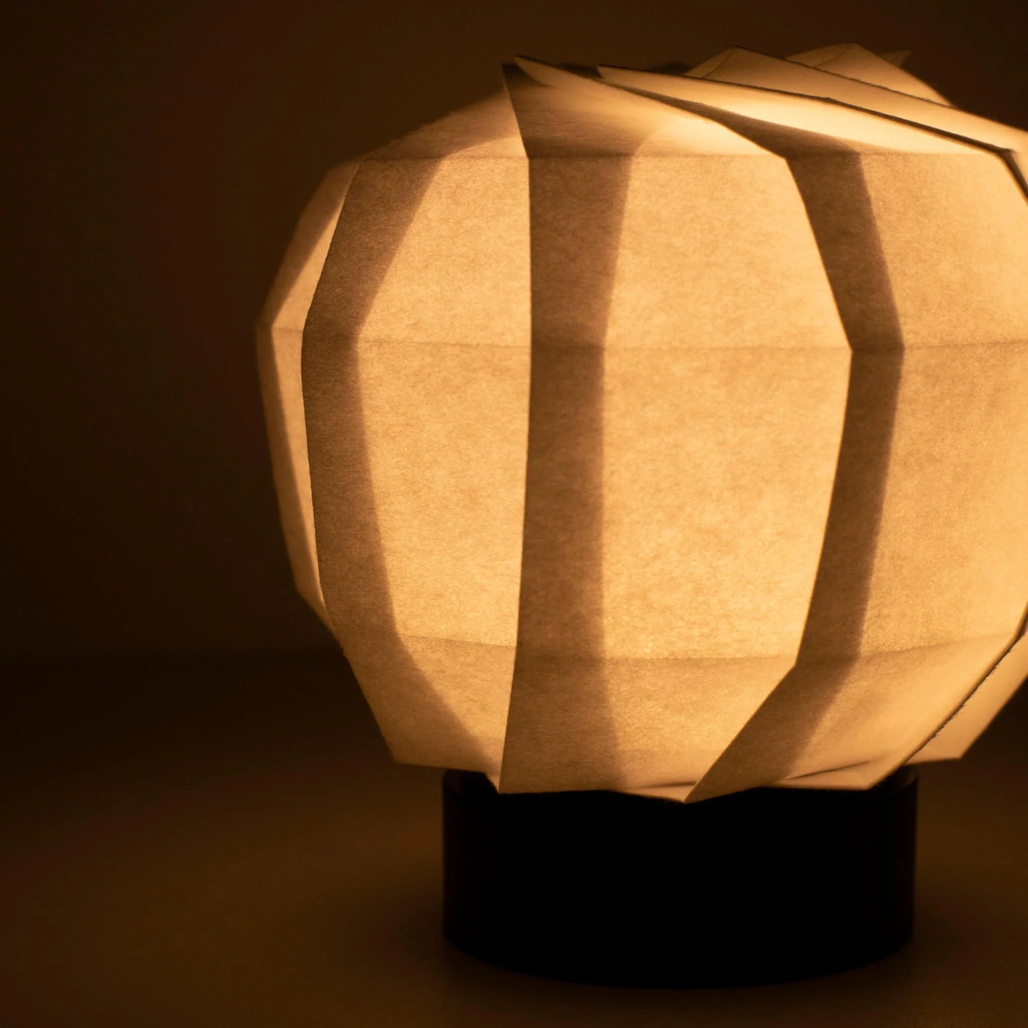Japanese Origami Paper Table Lamp "Flower of Light" - maru S - Image 4