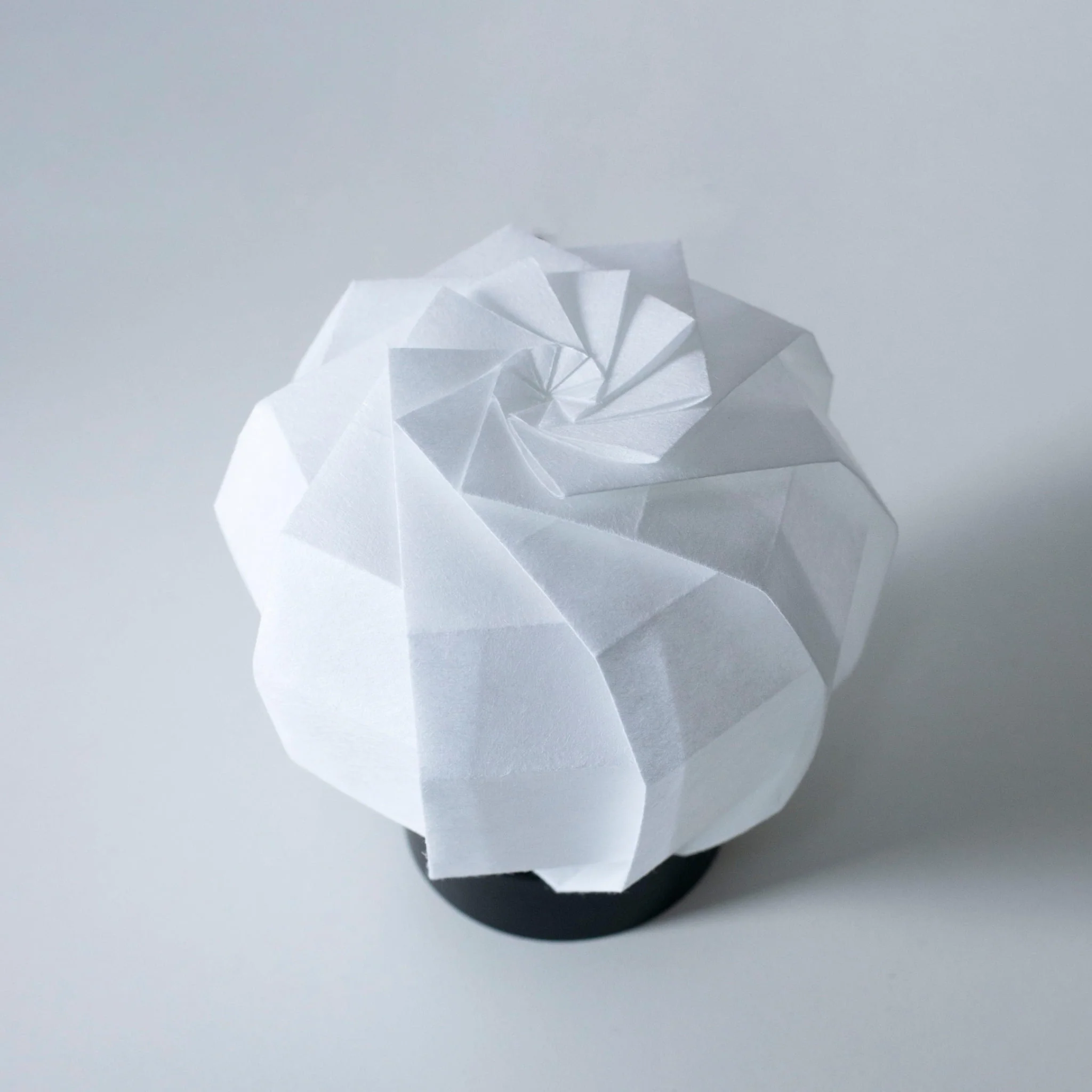Japanese Origami Paper Table Lamp "Flower of Light" - maru S - Image 6