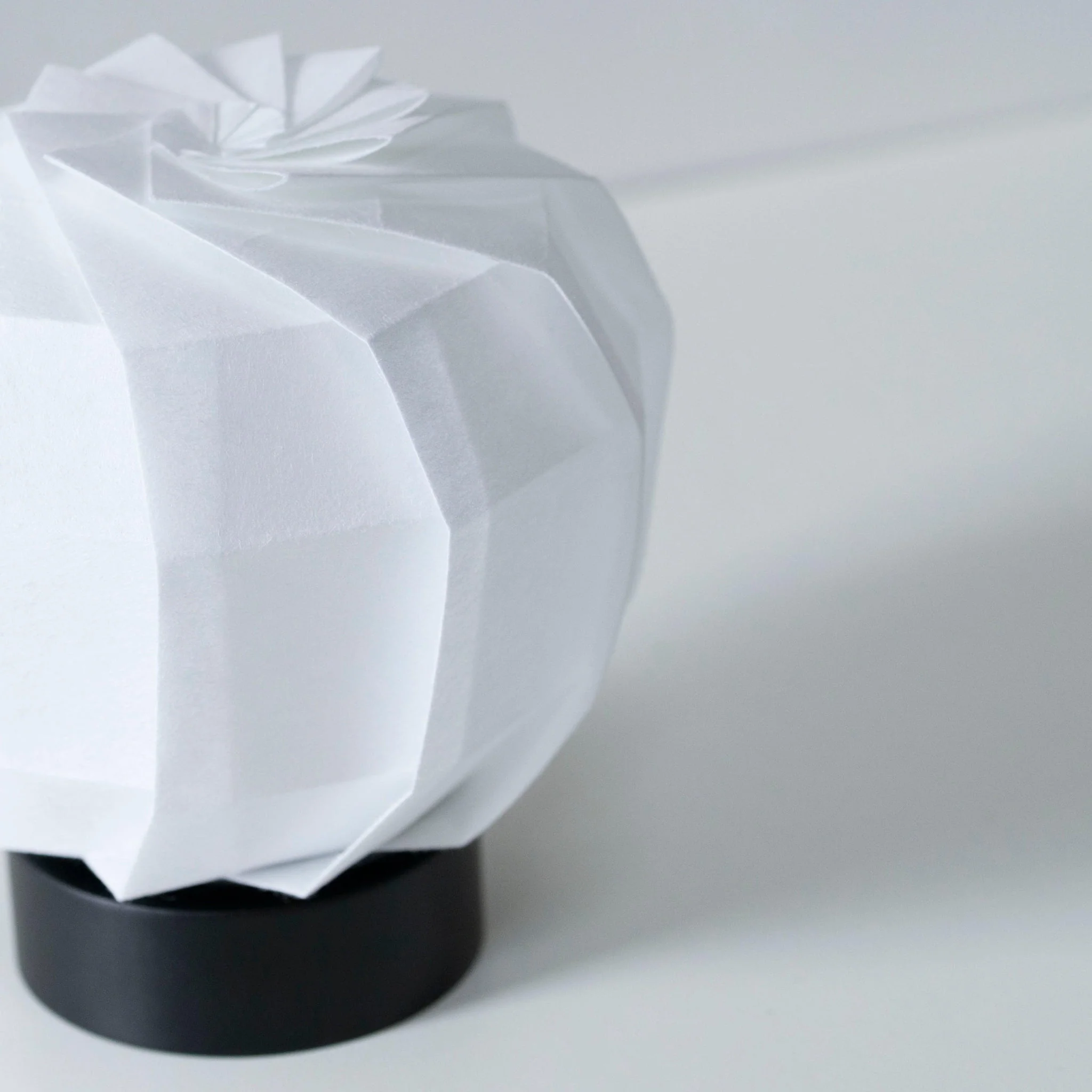 Japanese Origami Paper Table Lamp "Flower of Light" - maru S - Image 8