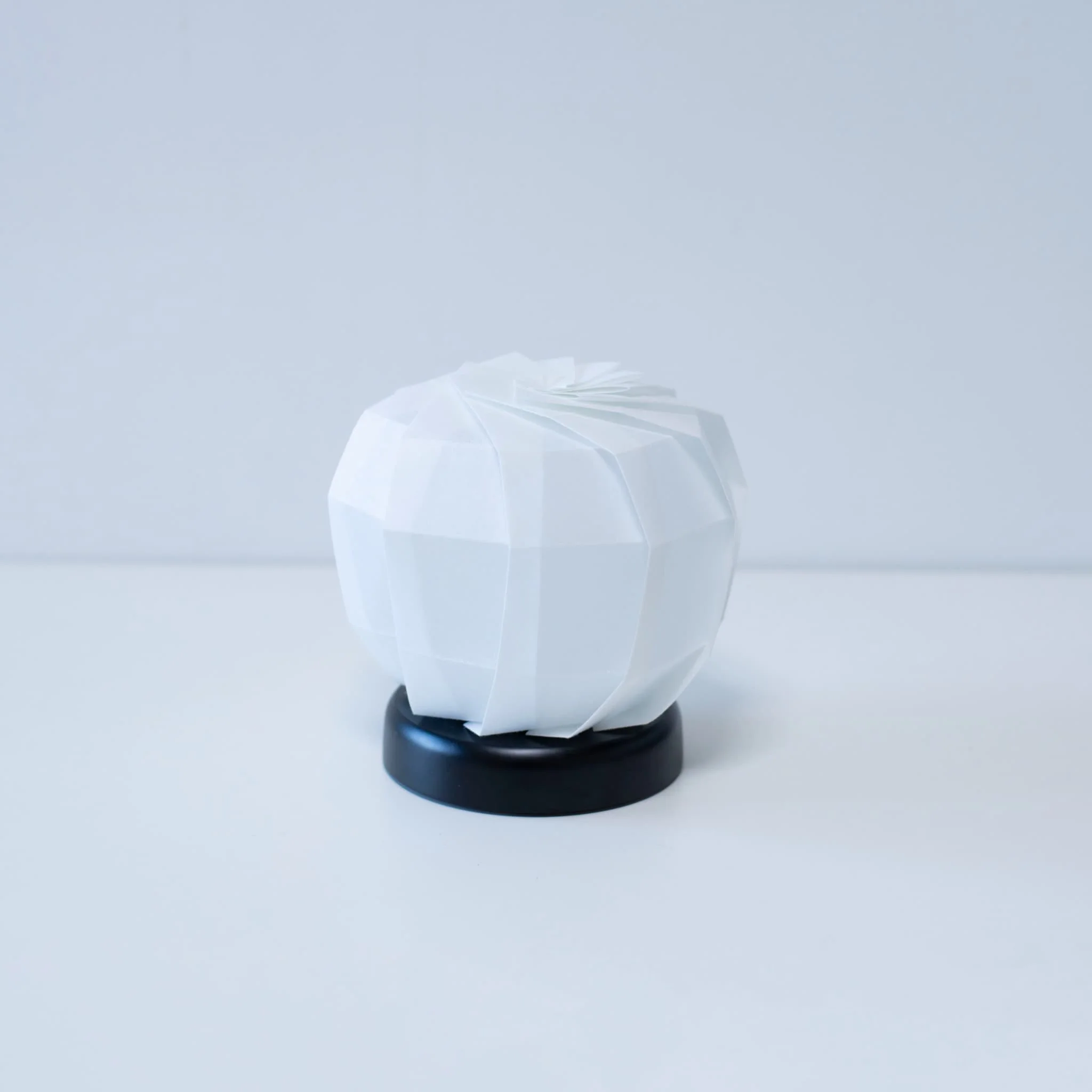 Japanese Origami Paper Table Lamp "Flower of Light" - maru M - Image 9