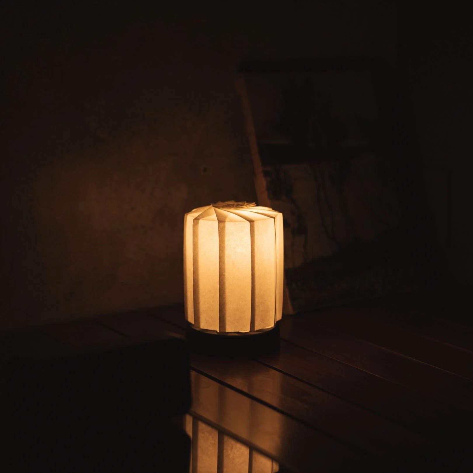 Japanese Origami Paper Table Lamp "Flower of Light" - tutu M - Image 4