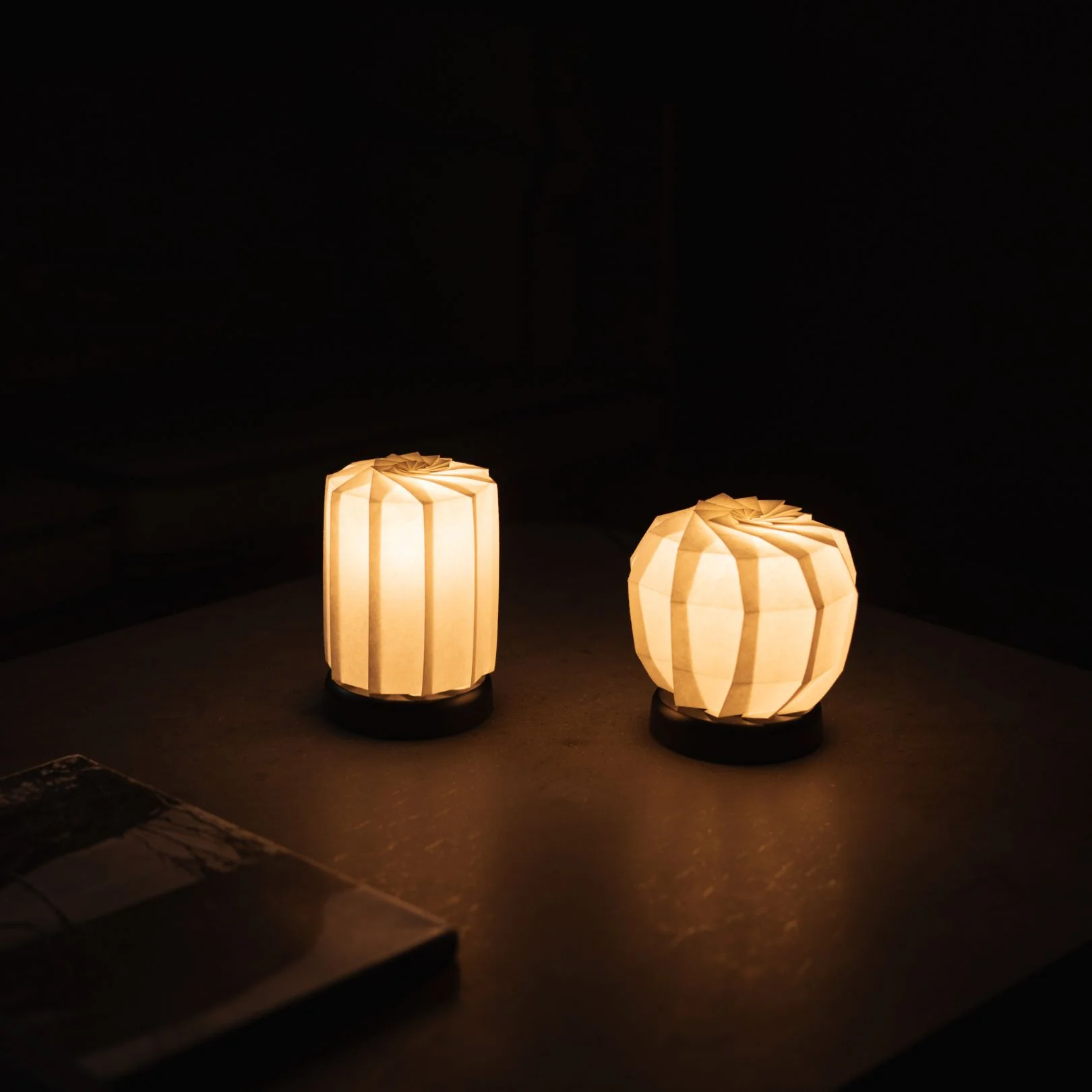 Japanese Origami Paper Table Lamp "Flower of Light" - maru M - Image 5