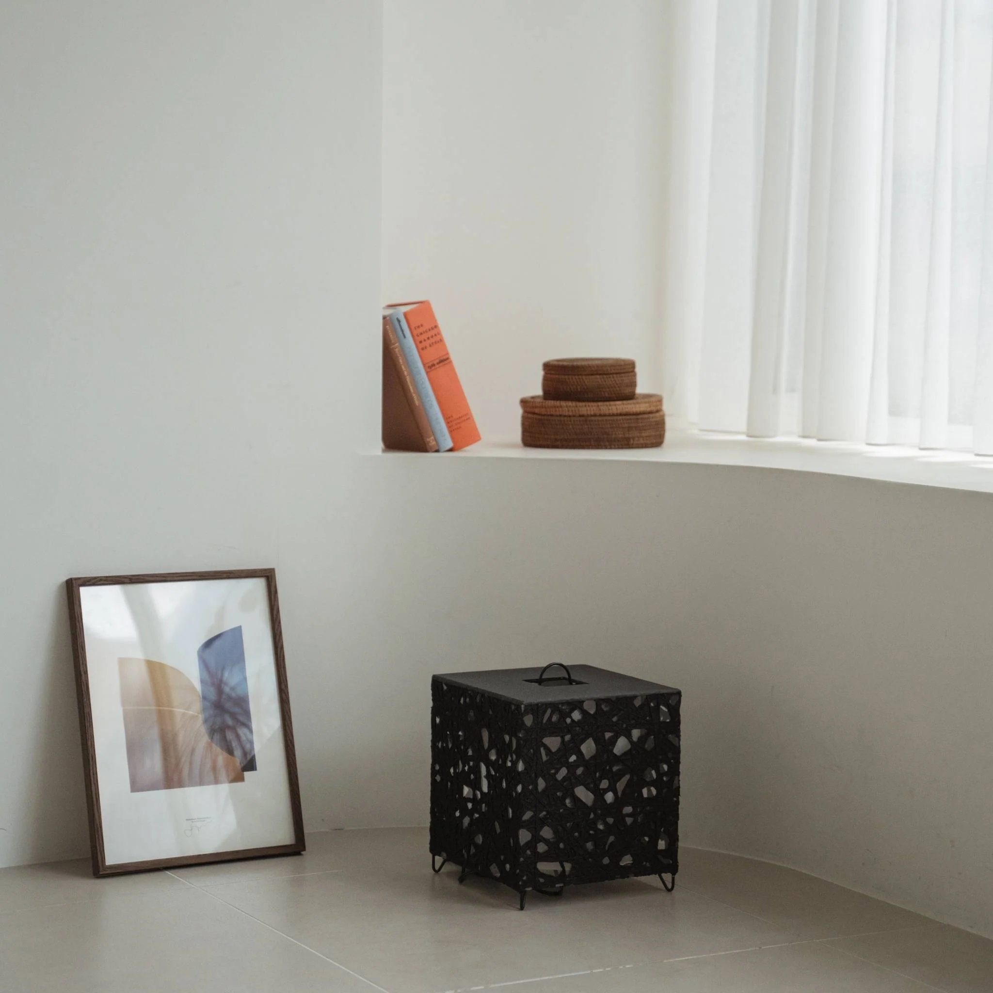 Japanese Paper Floor Lamp "ME-LOOK 03" Black - Image 3
