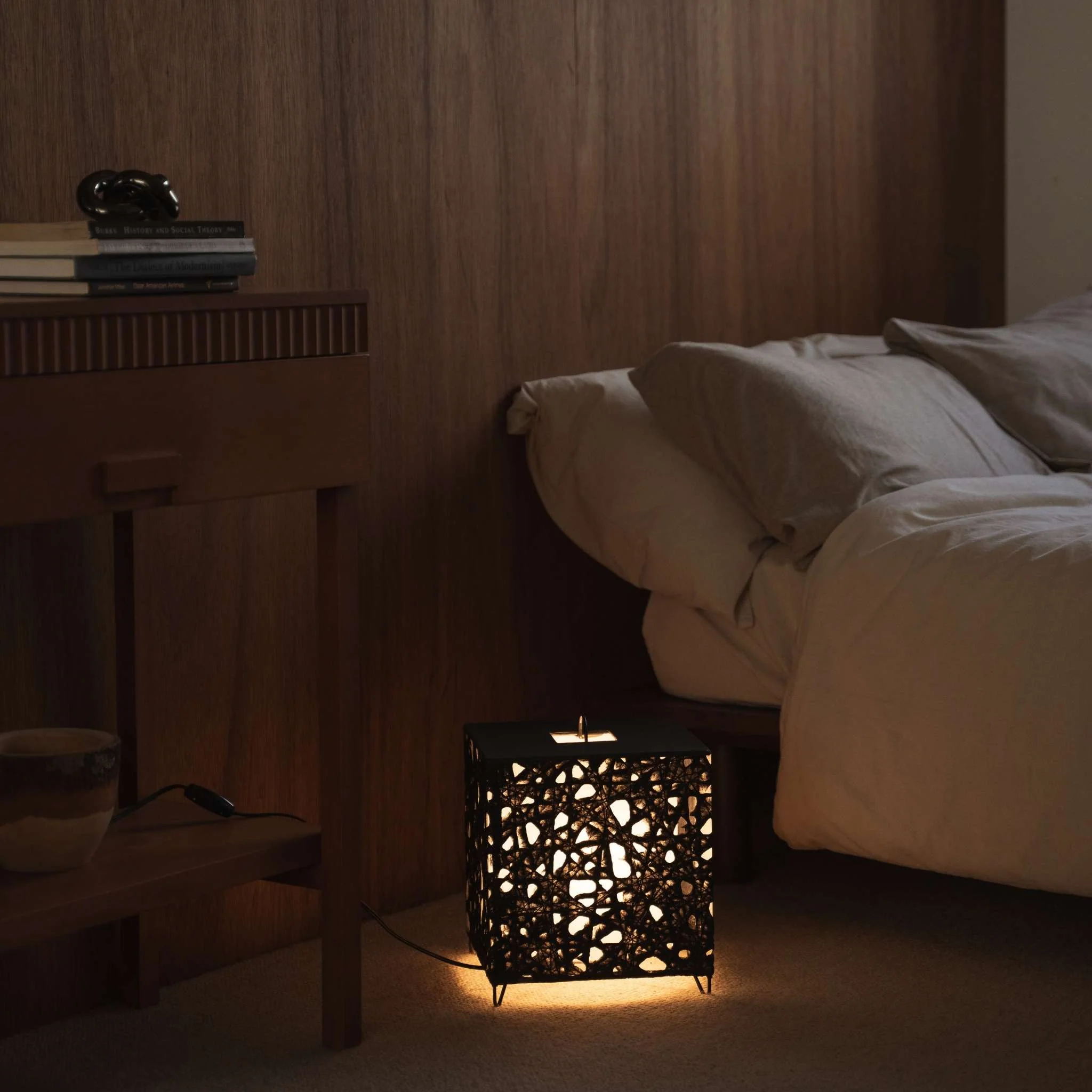 Japanese Paper Floor Lamp "ME-LOOK 03" Black - Image 6
