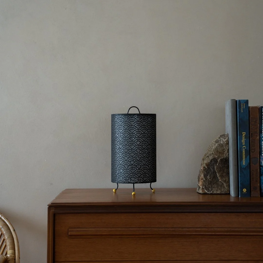 Japanese Paper Table Lamp "Lace Washi" Black - Image 2