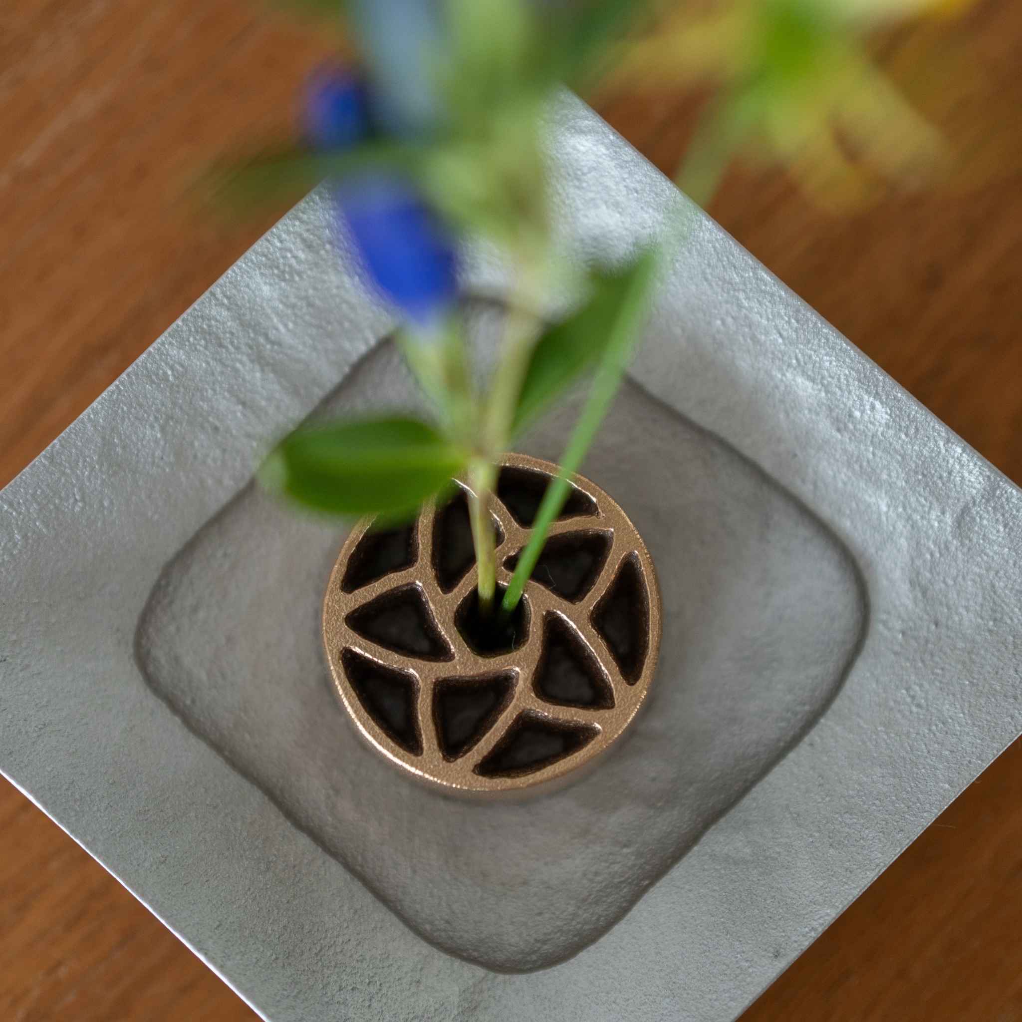 Japanese Pinless Kenzan Flower Frog "Hana" for Ikebana - Image 3