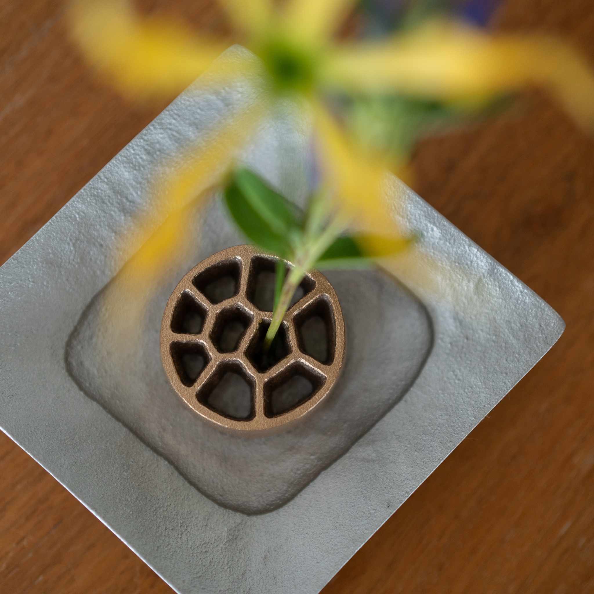 Japanese Pinless Kenzan Flower Frog "Voronoi" for Ikebana - Image 3