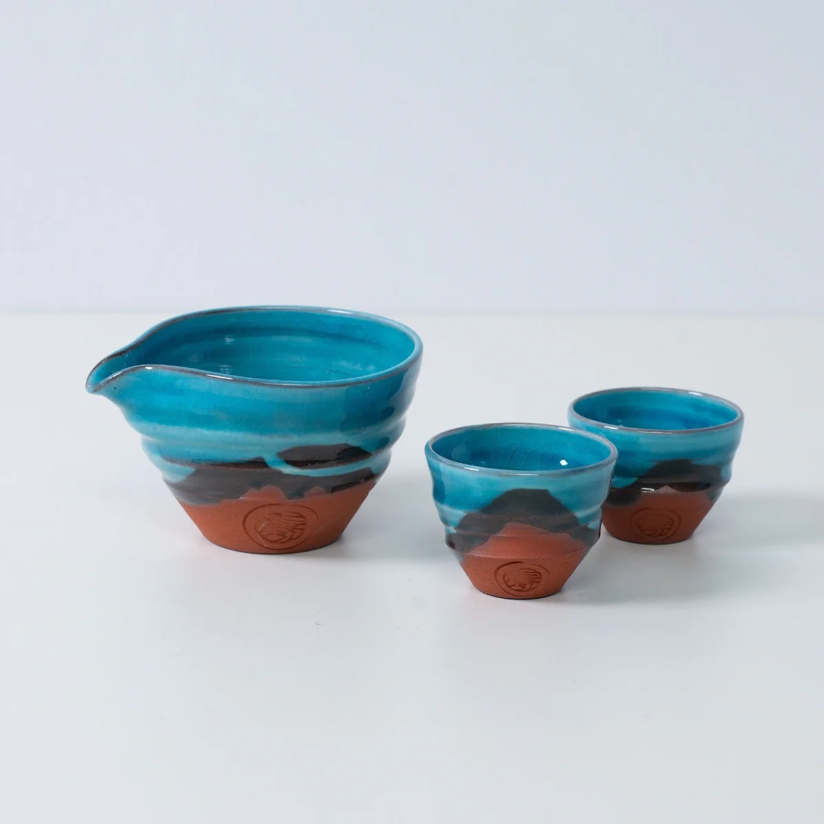 Japanese Sake Set "Soku Blue" - Katakuchi Carafe & 2 Cups - Image 4