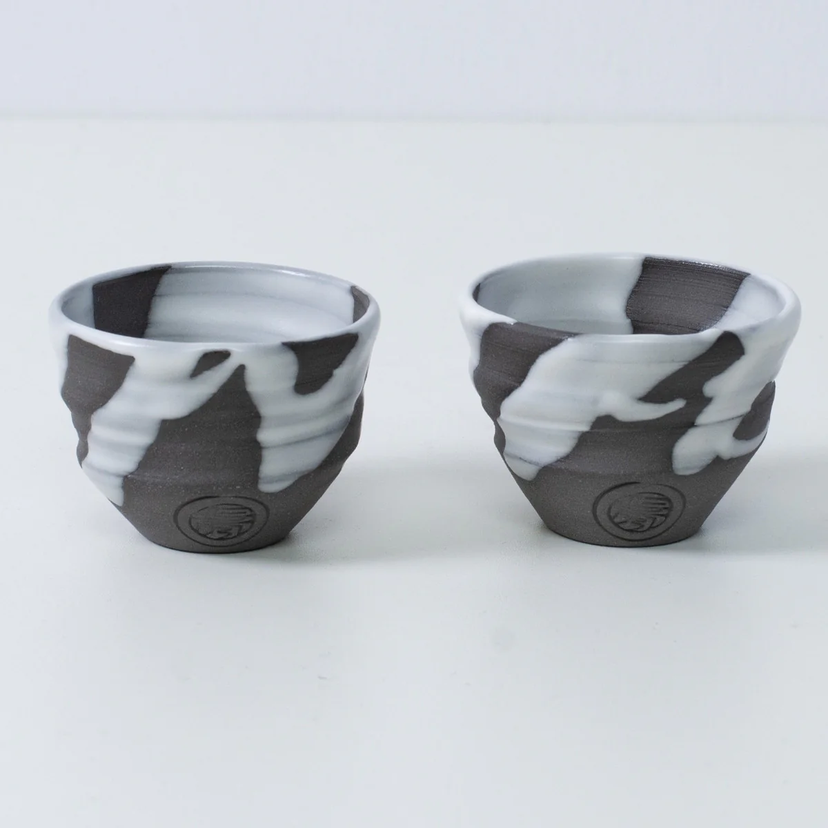Japanese Sake Set "White Flow" - Katakuchi Carafe & 2 Cups - Image 7