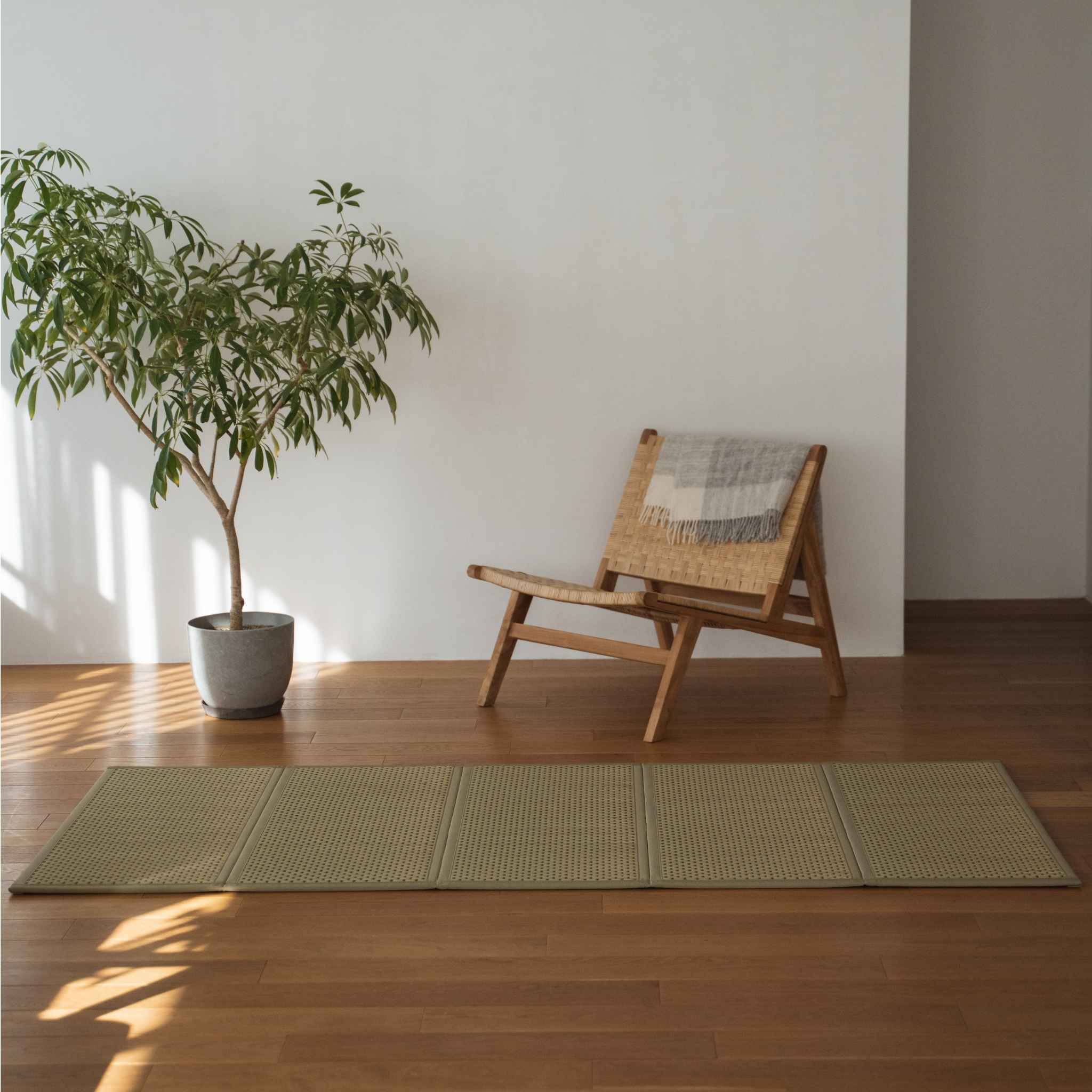 Japanese Tatami Floor Mattress Five Panel Green - Image 3