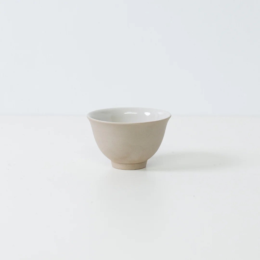 Japanese Tea Set "Donguri" - White Kyusu Teapot (400cc) with 4 Teacups - Image 9