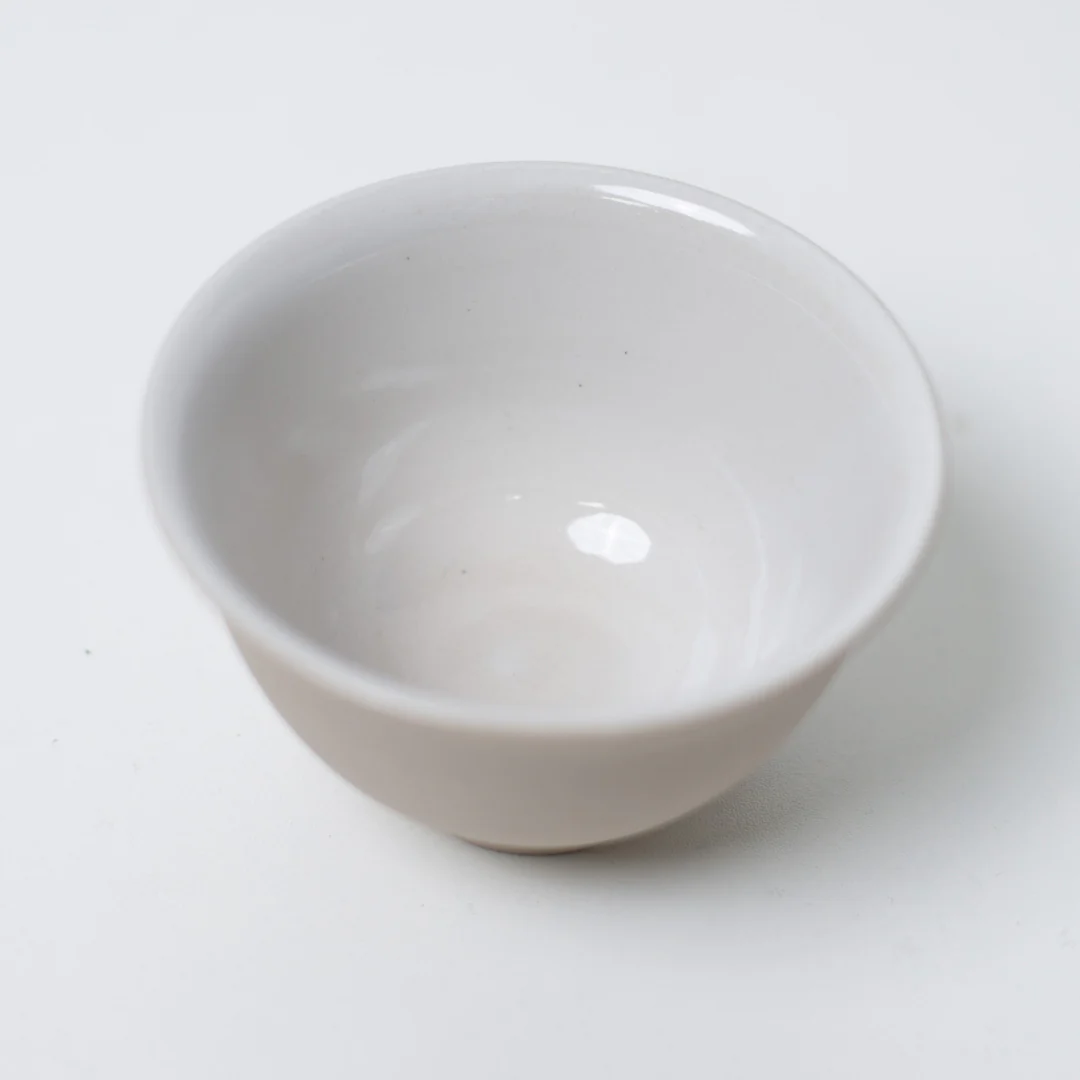 Japanese Tea Set "Donguri" - White Kyusu Teapot (400cc) with 4 Teacups - Image 11
