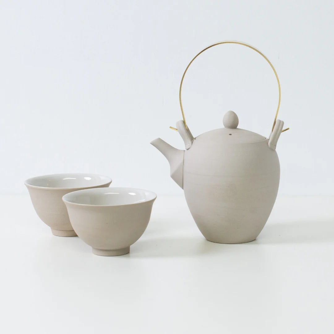 Japanese Tea Set "Donguri" - White Kyusu Teapot (400cc) with 4 Teacups