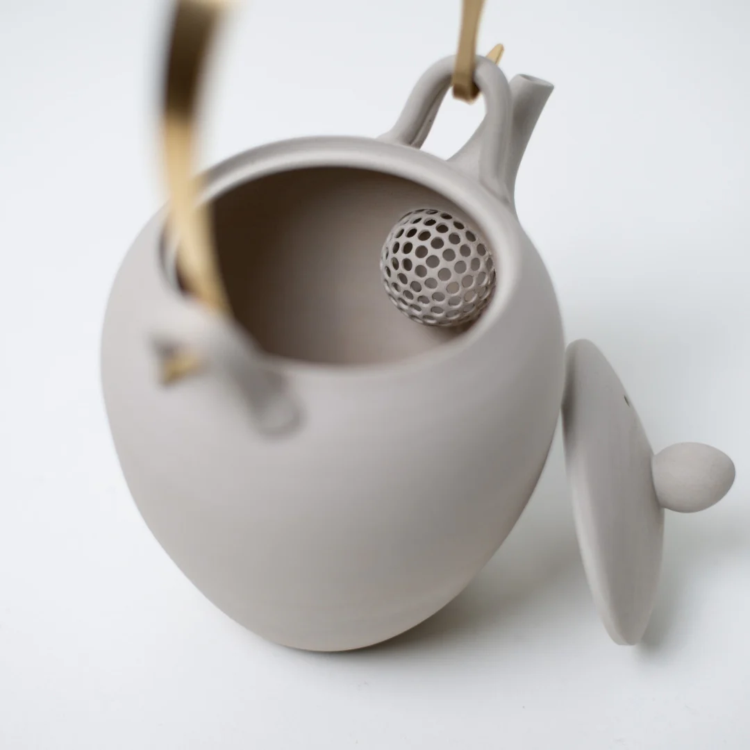 Japanese Tea Set "Donguri" - White Kyusu Teapot (400cc) with 4 Teacups - Image 8