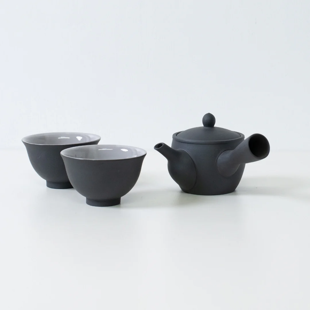 Japanese Tea Set "Fuyo" - Black Kyusu Teapot (190cc) with 4 Teacups