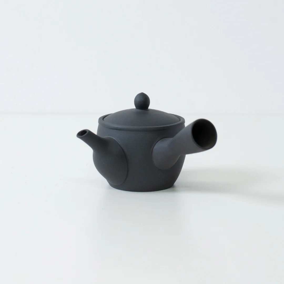 Japanese Tea Set "Fuyo" - Black Kyusu Teapot (190cc) with 4 Teacups - Image 2