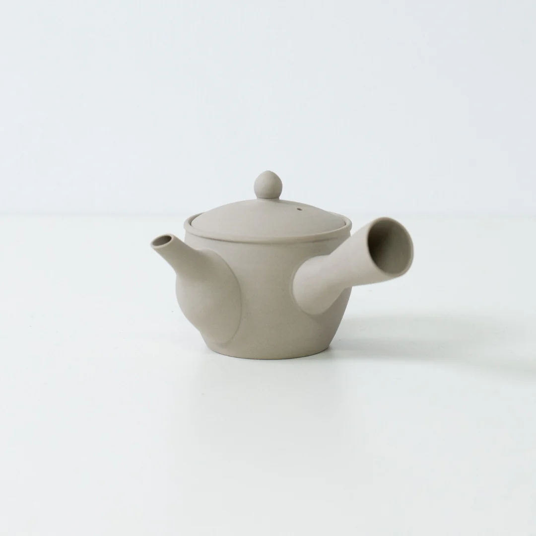 Japanese Tea Set "Fuyo" - White Kyusu Teapot (190cc) with 4 Teacups - Image 2