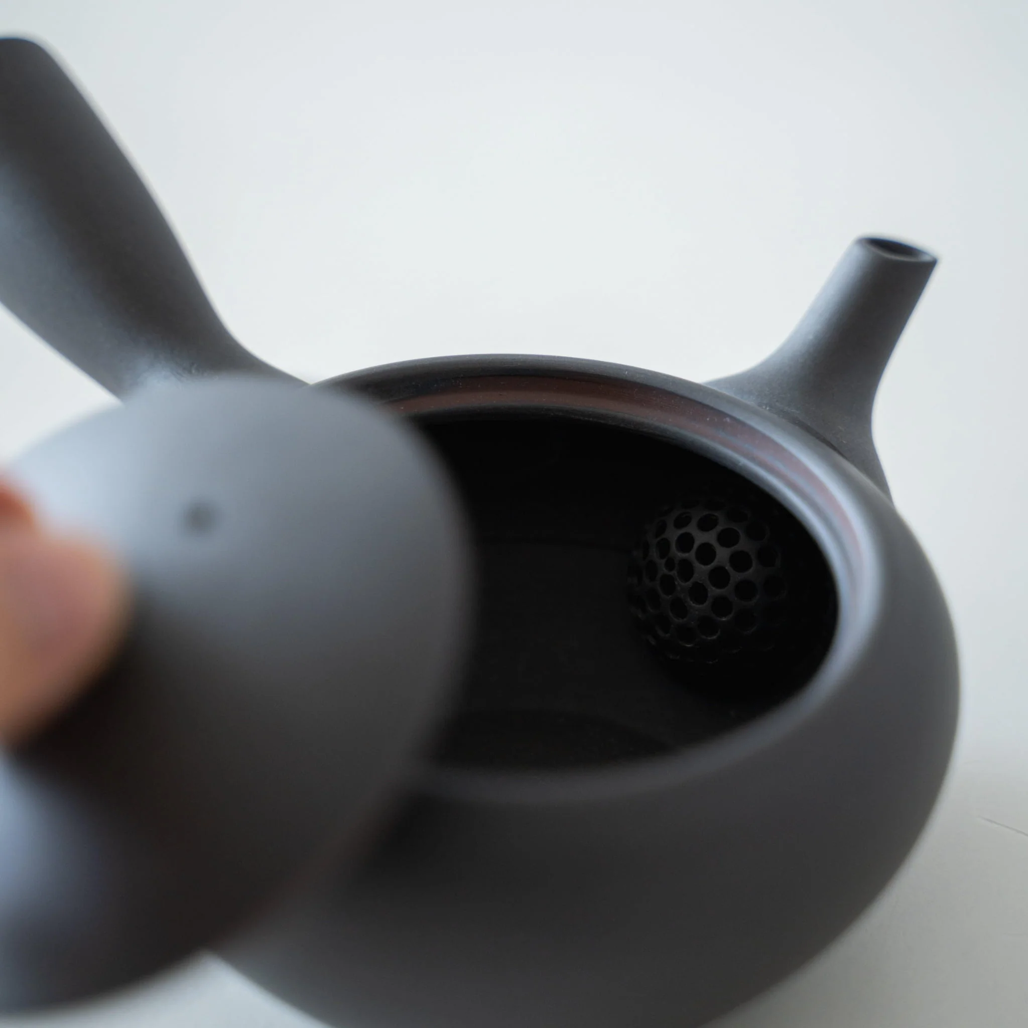 Japanese Teapot (Kyusu) with Tea Strainer - Black - Image 3