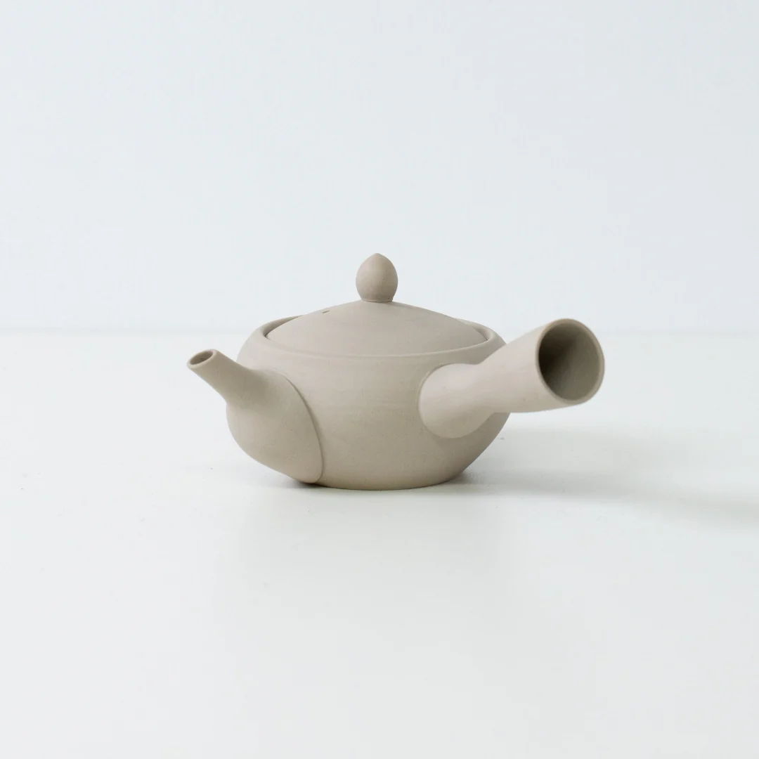 Japanese Tea Set "Monk's Bowl" - White Kyusu Teapot (240cc) with 4 Teacups - Image 2