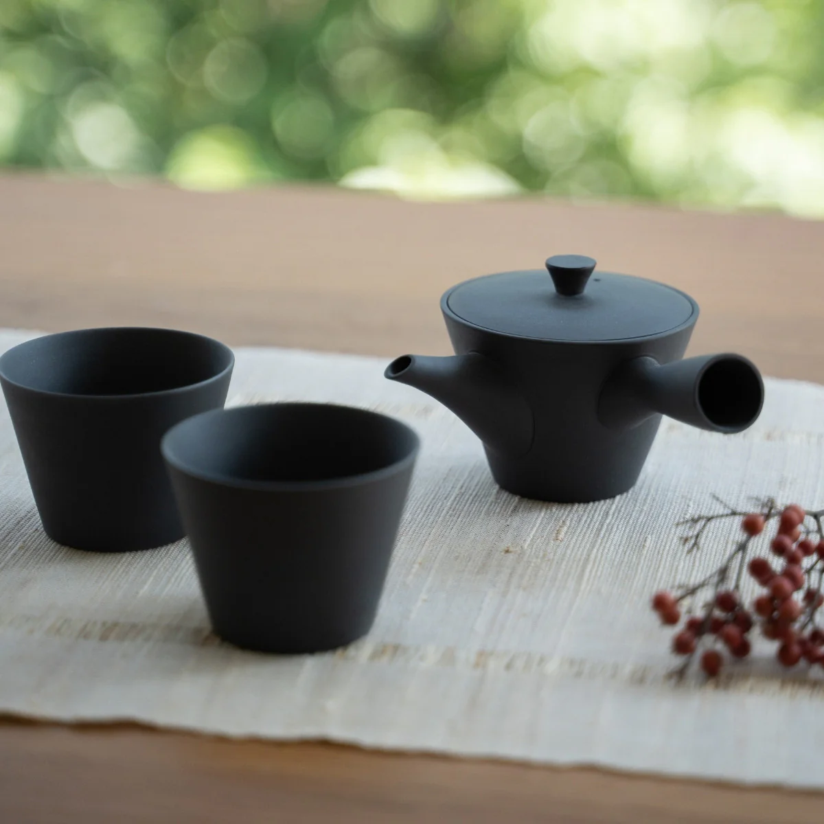 Japanese Tea Set "Sencha" - Black Kyusu Teapot (150cc) with 4 Teacups - Image 4