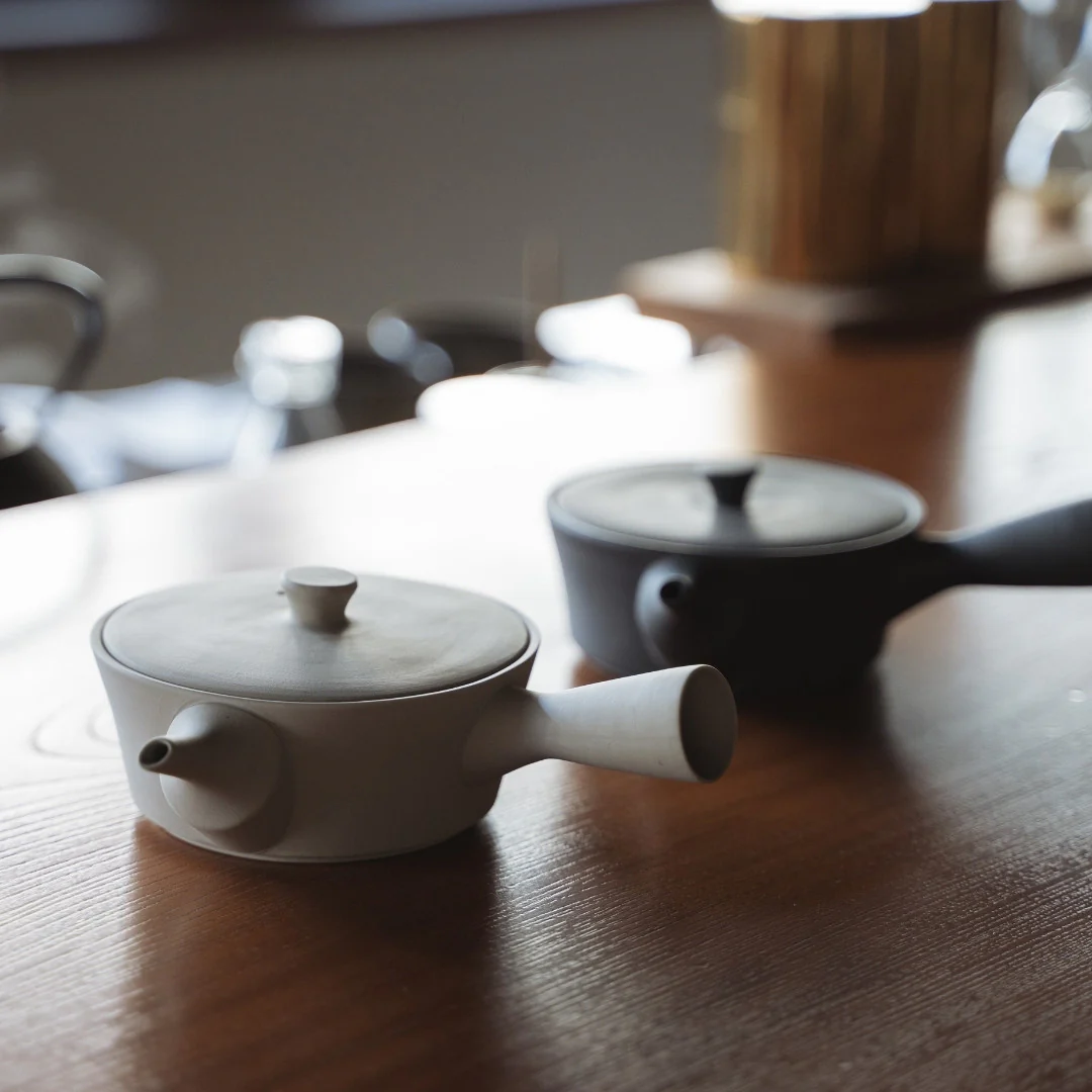 Japanese Tea Set "Sencha" - Black Kyusu Teapot (320cc) with 4 Teacups - Image 4
