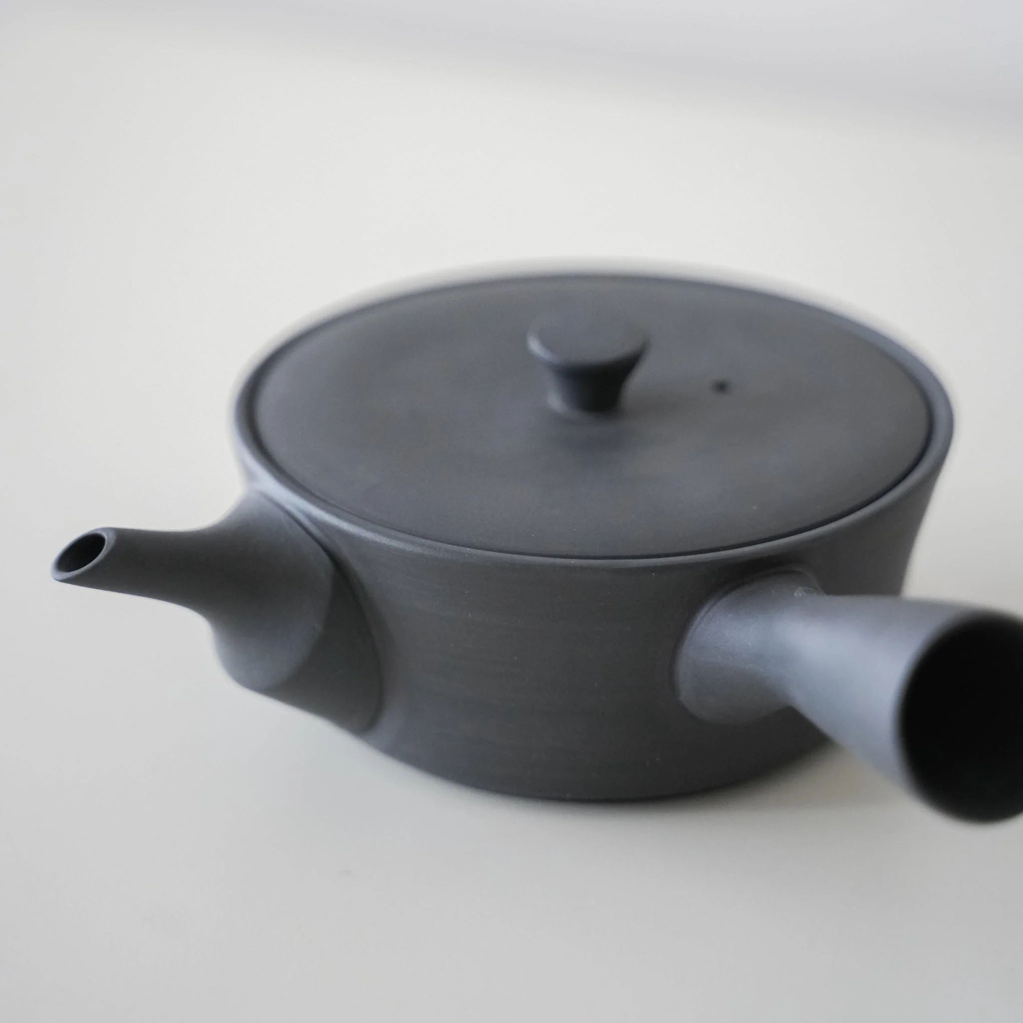 Japanese Sencha Teapot (with built-in tea strainer) - Black - Image 3