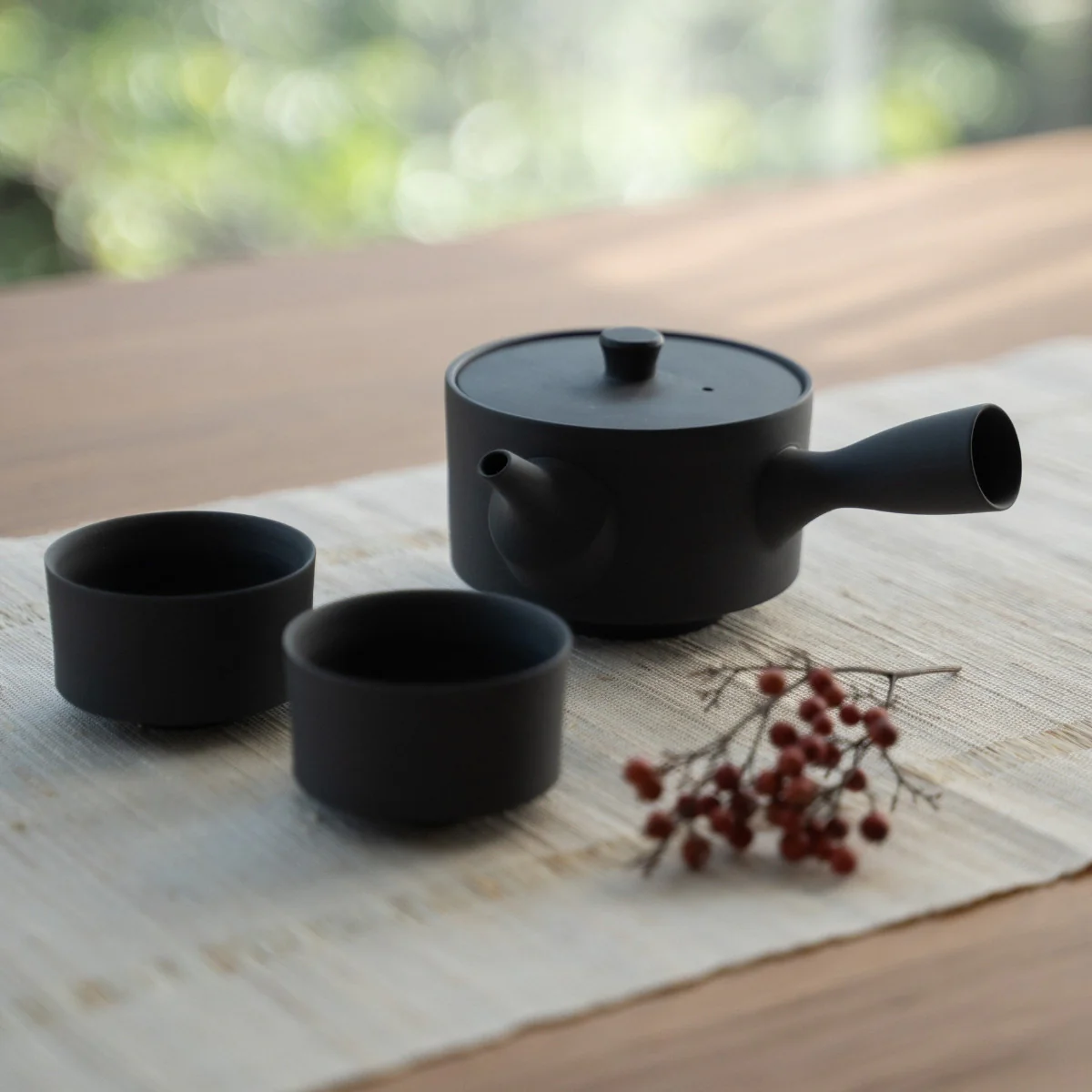 Japanese Tea Set "Sencha" - Black Kyusu Teapot (350cc) with 4 Teacups - Image 3