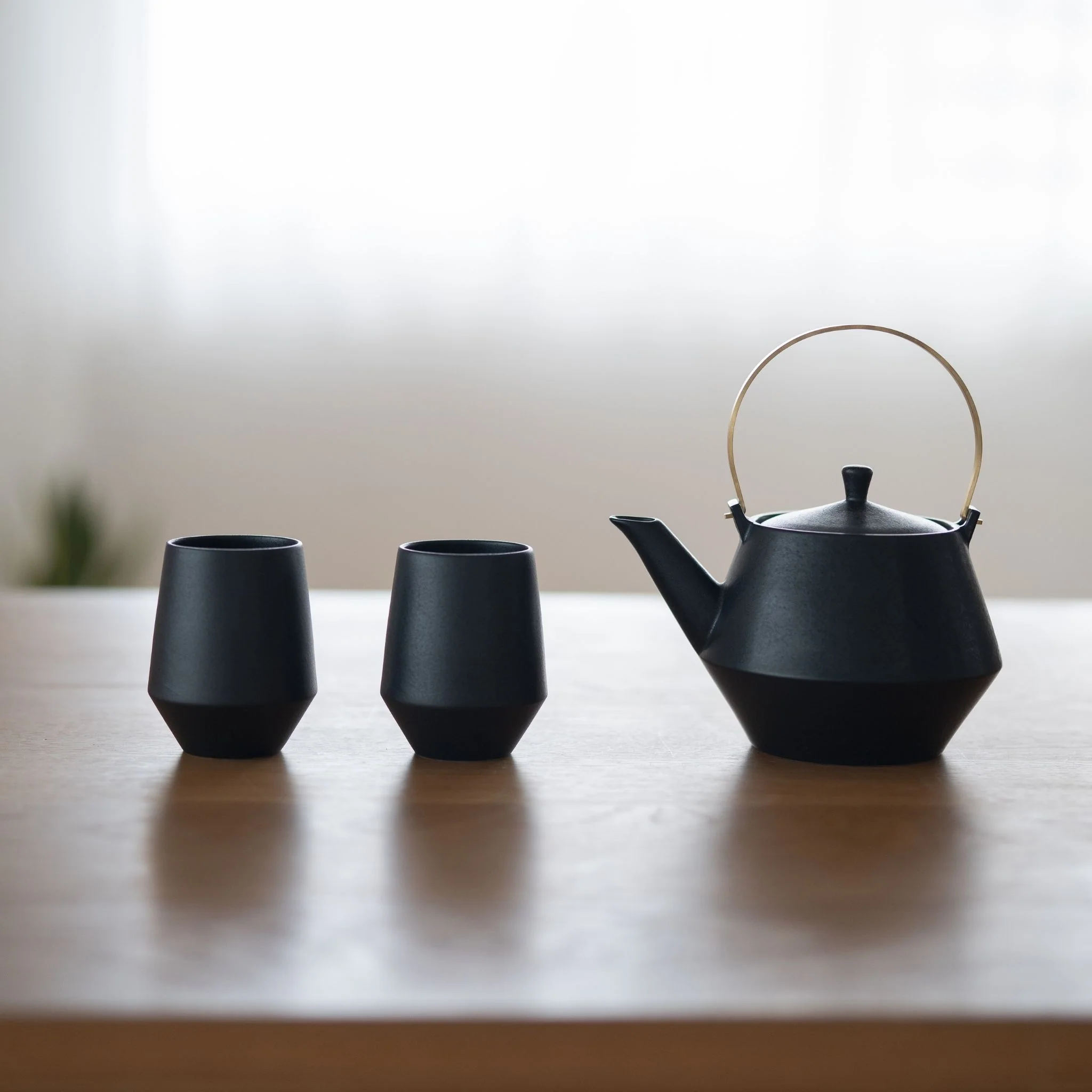 Japanese Teapot & Yunomi Teacups Set - Black - Image 3