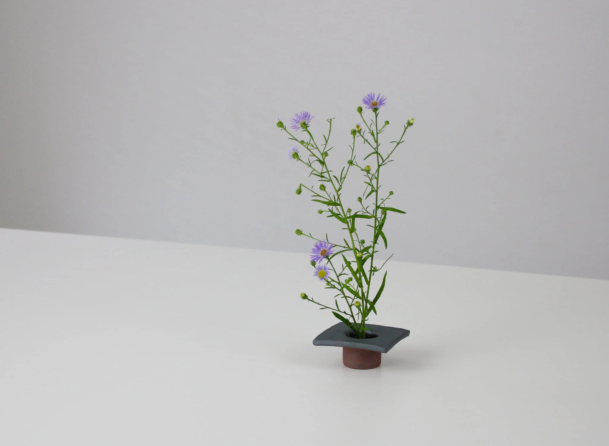 Japanese Ikebana Vase "Kenzan - aya 3set" - Image 4