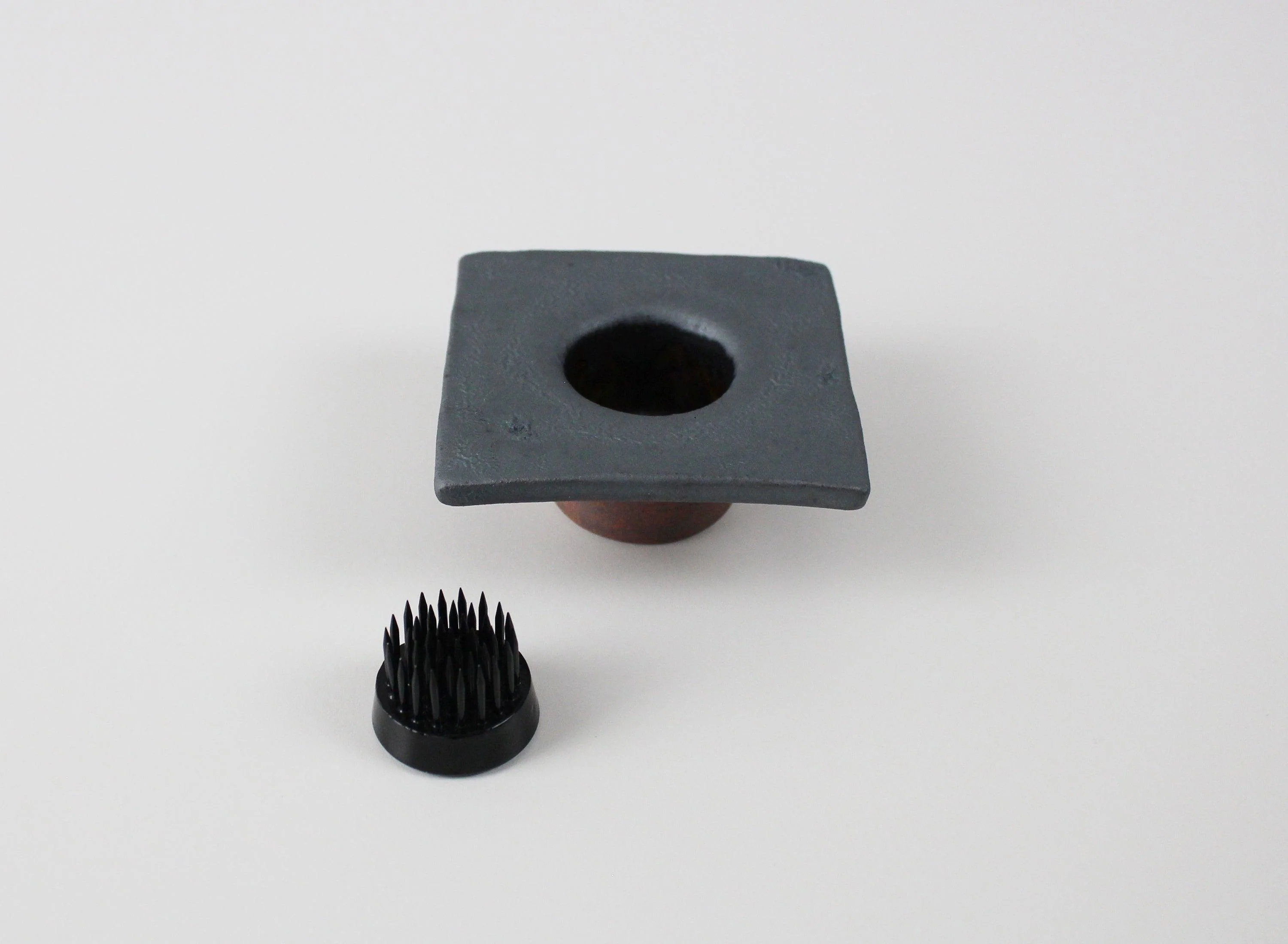 Japanese Ikebana Vase "Kenzan - aya 3set" - Image 7