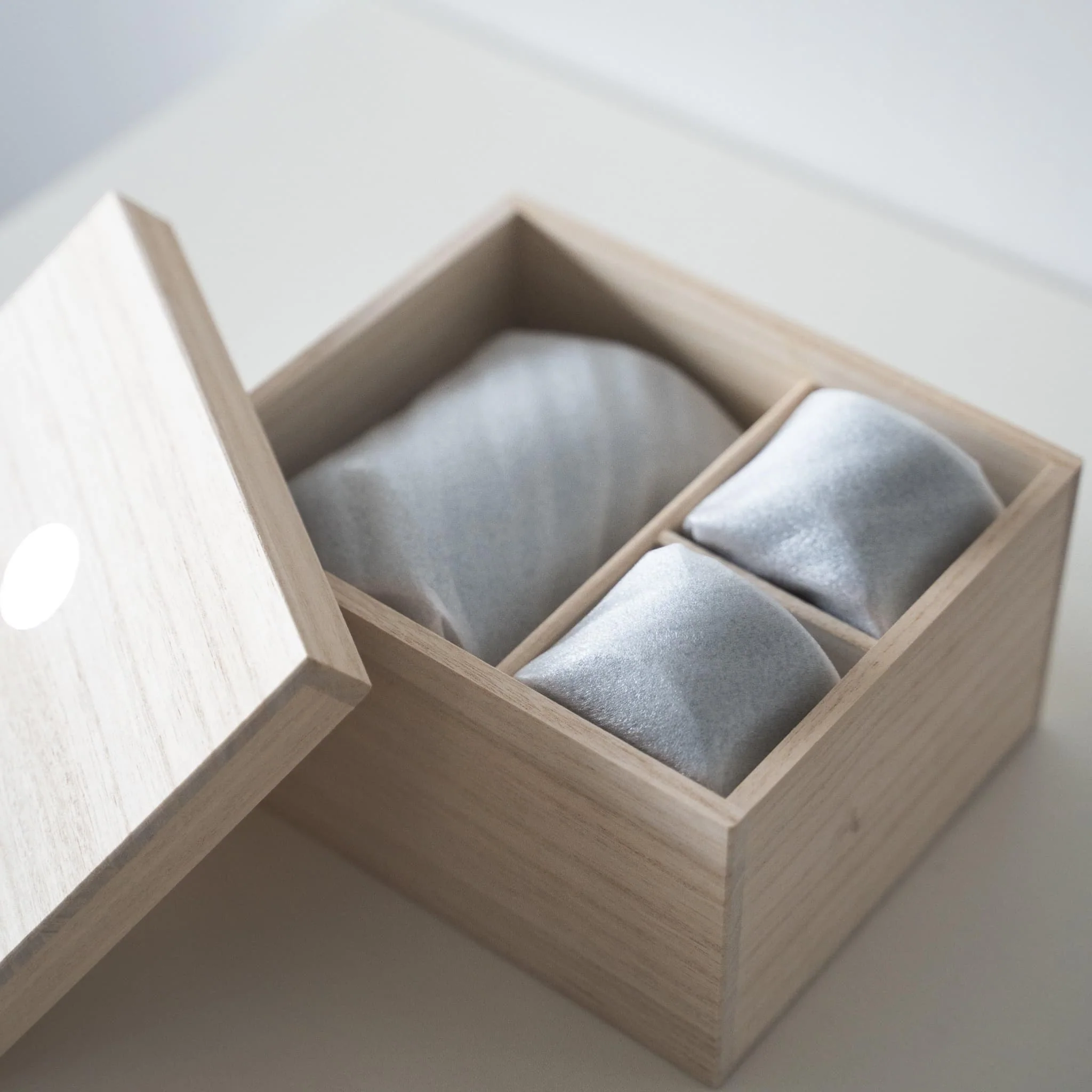 Japanese Tile Sake Set (with Paulownia Box) - Image 6