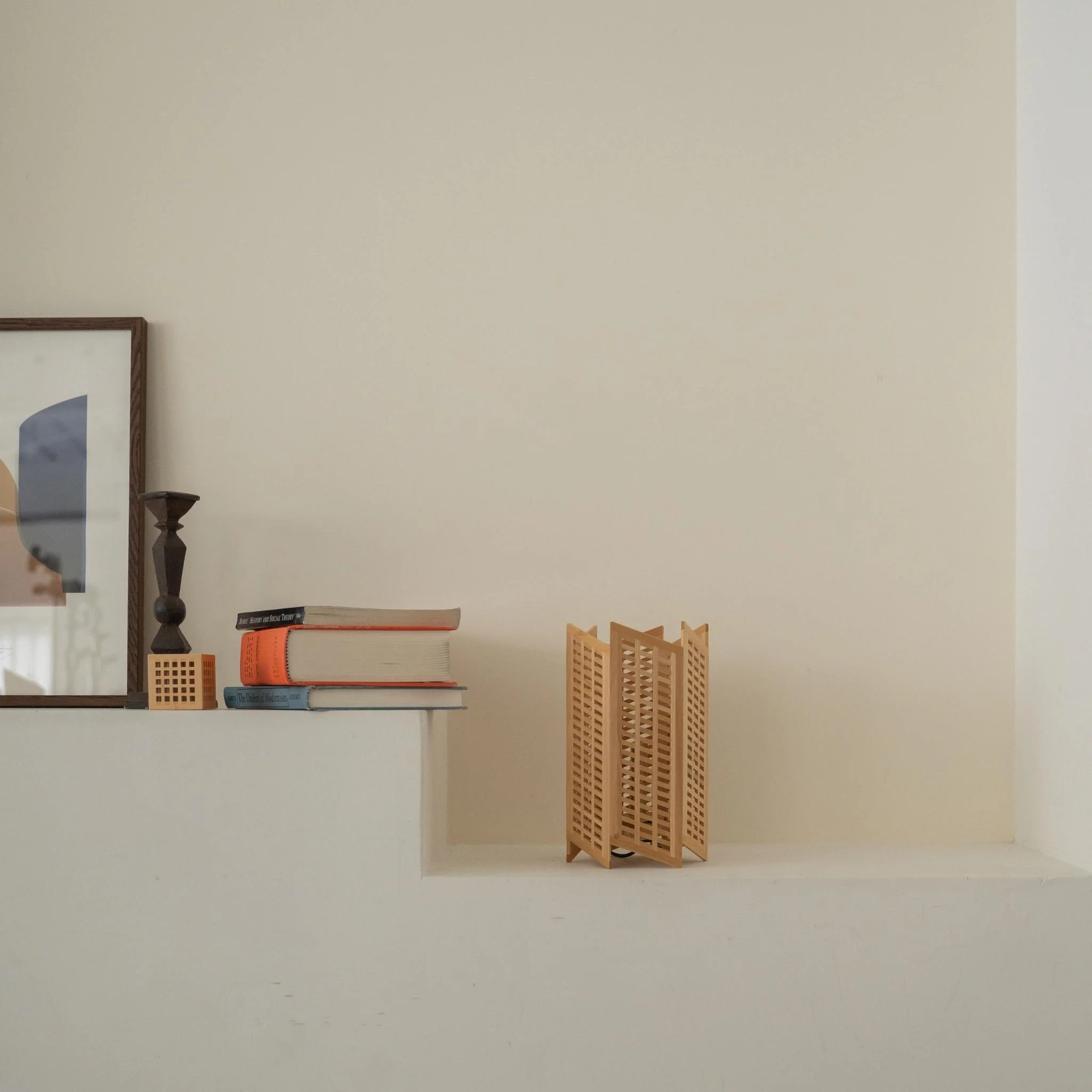 Japanese Wood Table Lamp "Towaru" - Image 4