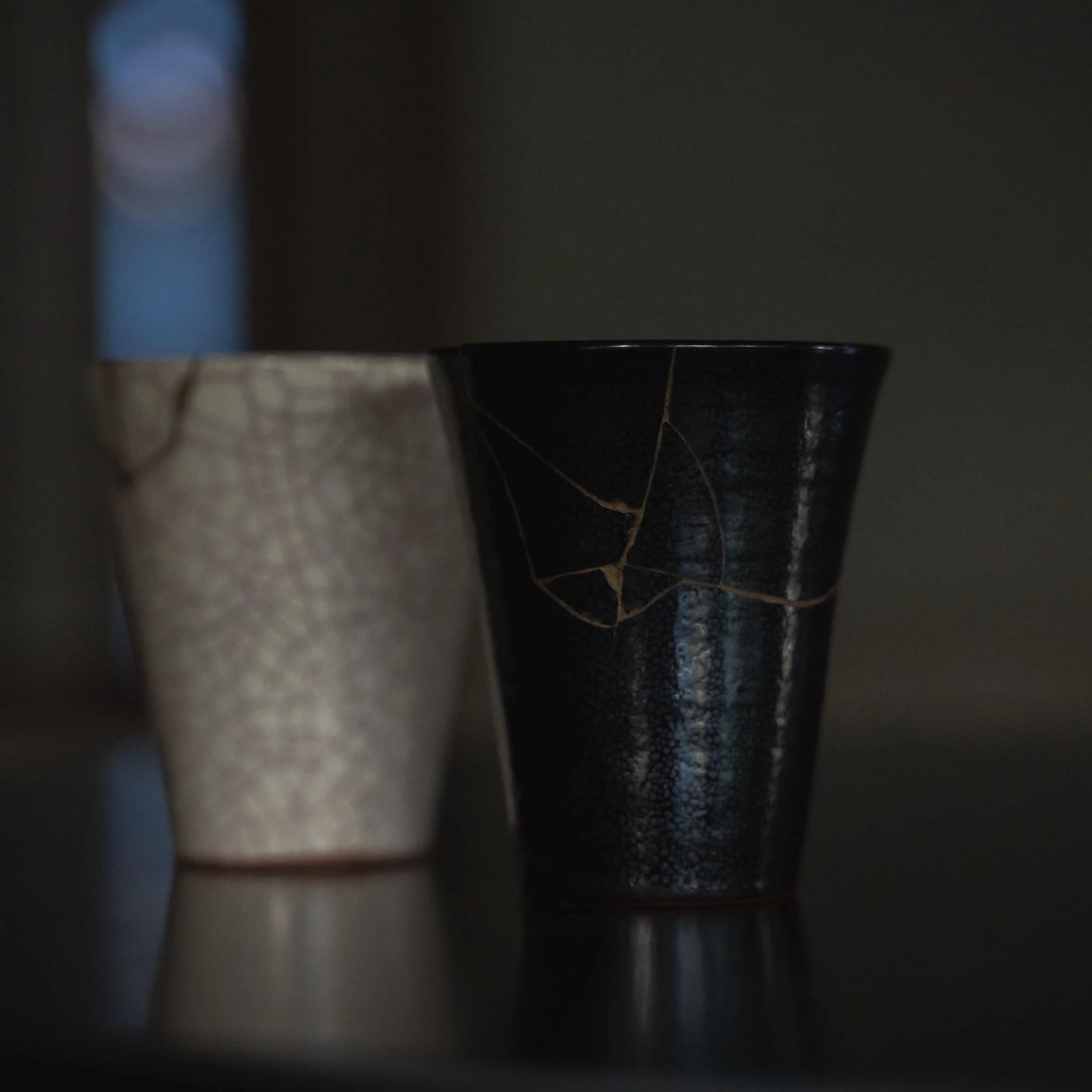 Kintsugi Cup "Jet Black Lightning" with a Paulownia Wood Box - Image 4
