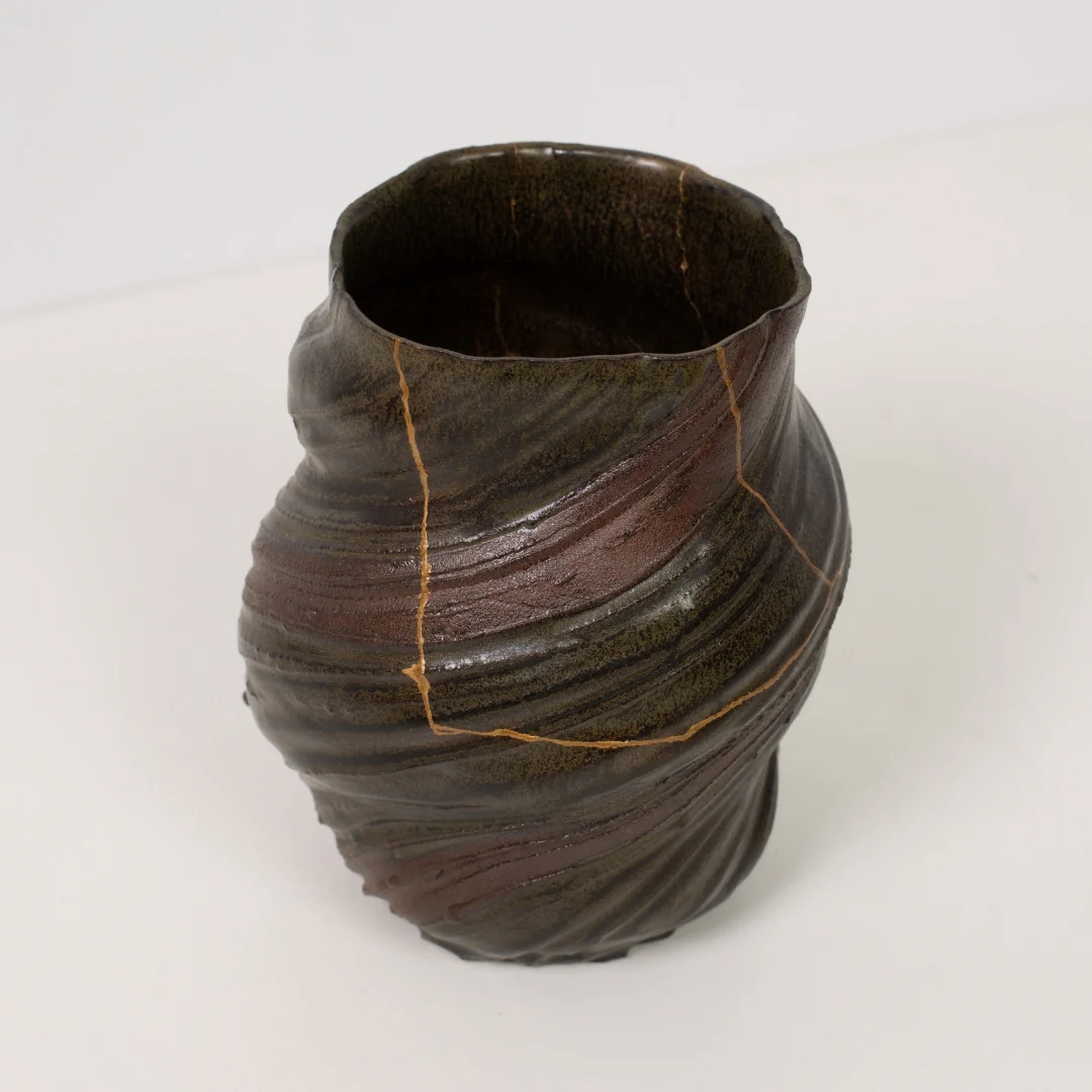 Kintsugi Flower Vase 01 - Image 3