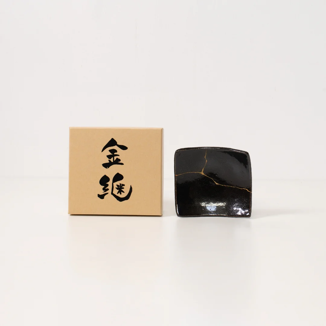 Kintsugi Square Plate "Shikkoku-rai" 01