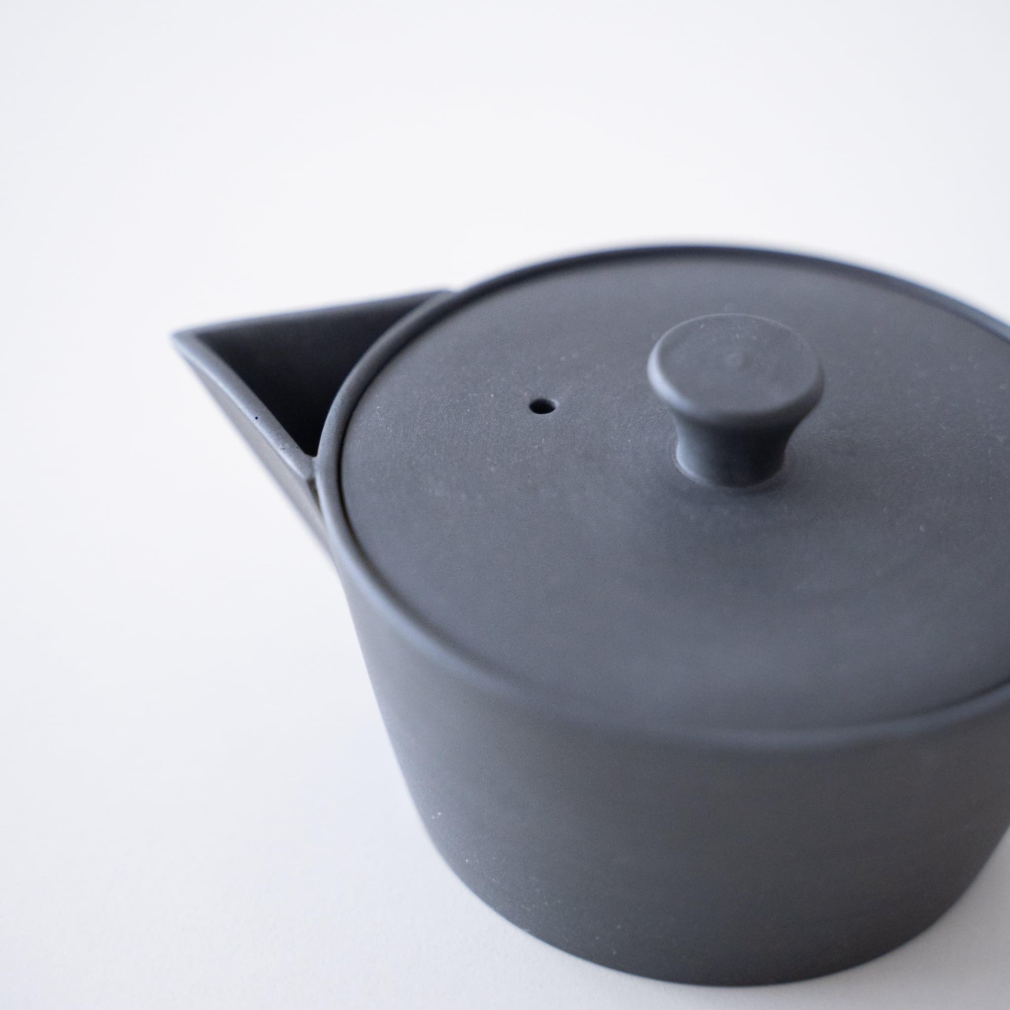 Japanese Nested Tea Set (Teapot and Teacups) - Black - Image 9