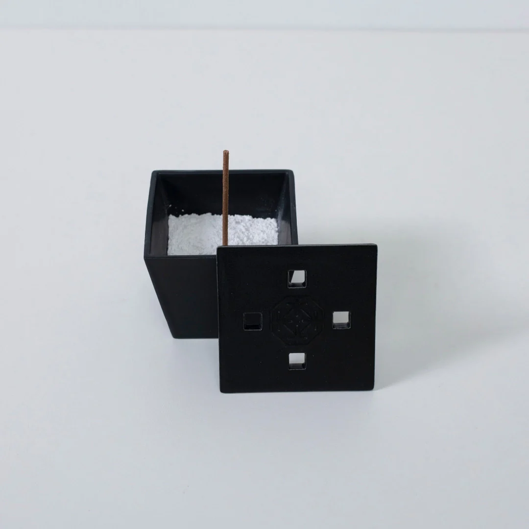 Japanese Incense Burner "PORCELAIN INCENSE BURNER BLACK" - Image 3